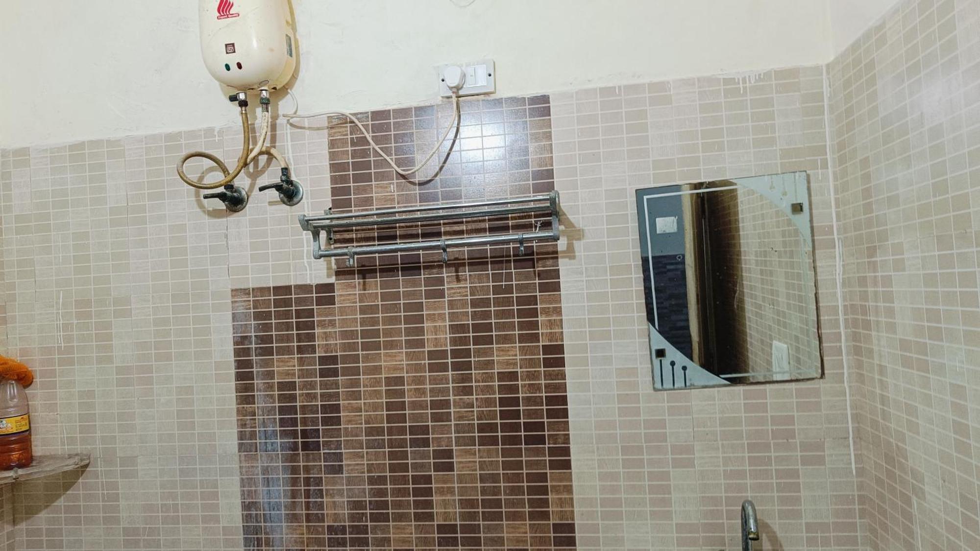 Banke Bihari Spiritual Guest house *