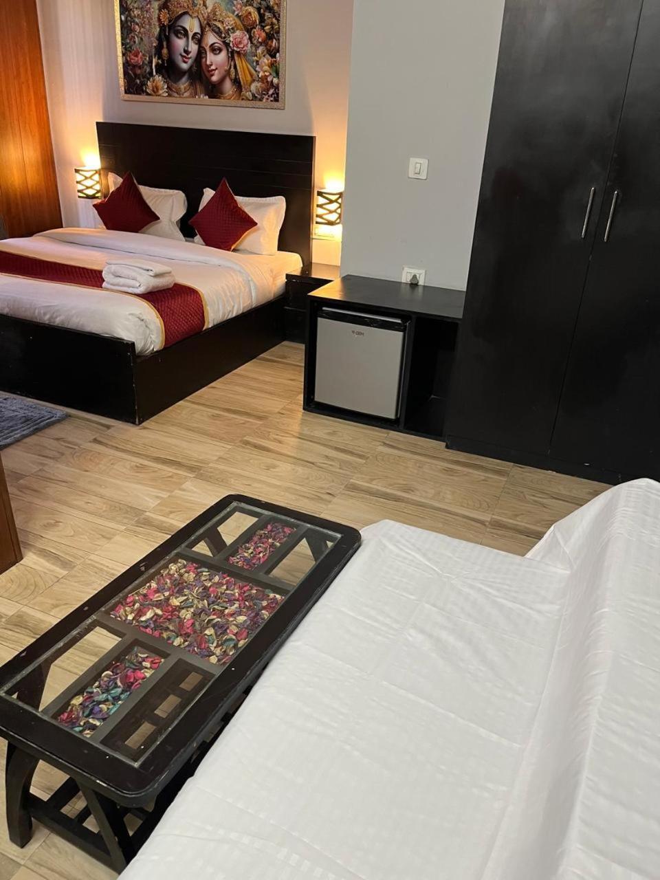 Eraya And - Near Prem Mandir Hotel 4*
