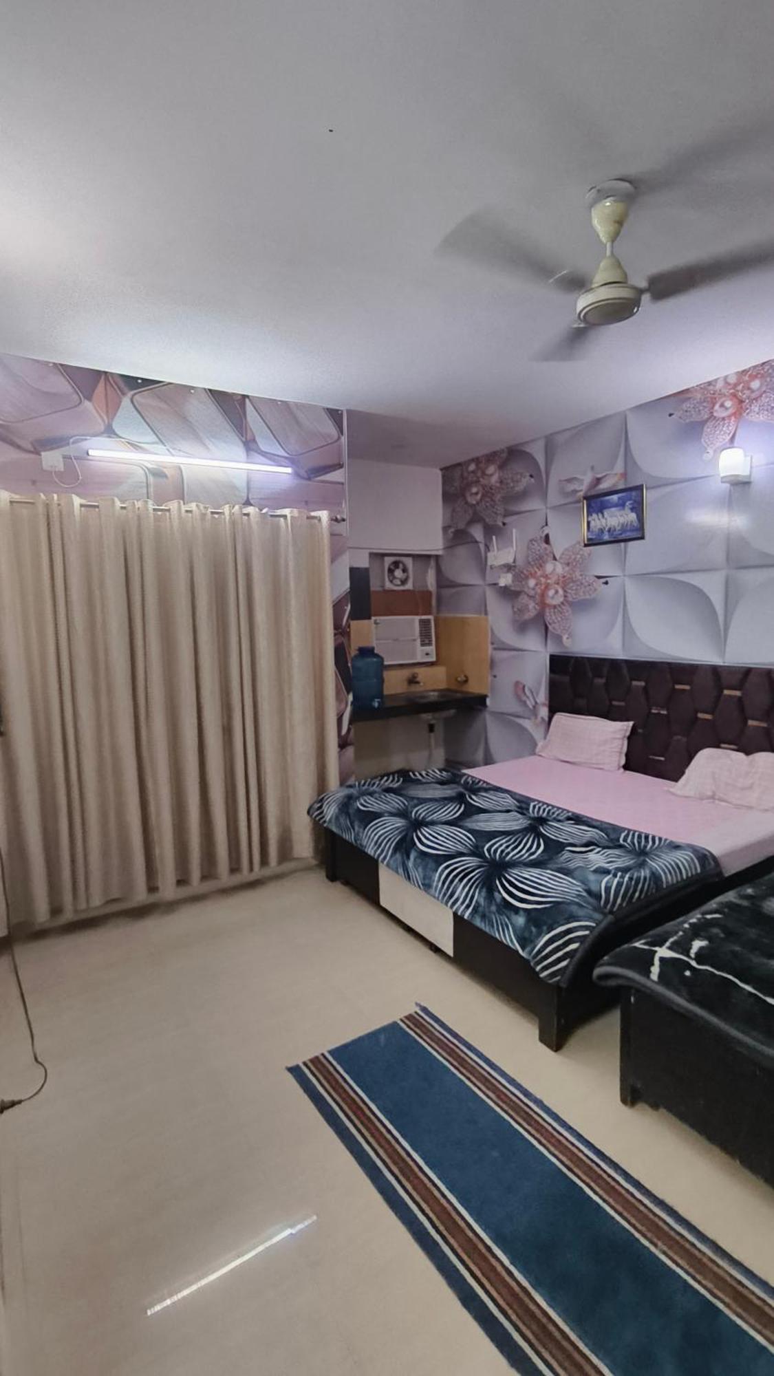 Apartment Omaxe Eternity-near Prem Mandir *