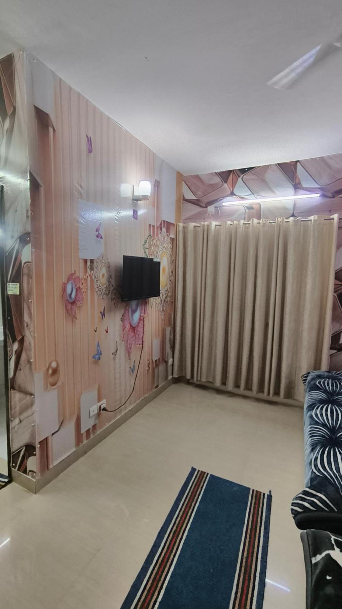 Apartment Omaxe Eternity-near Prem Mandir *