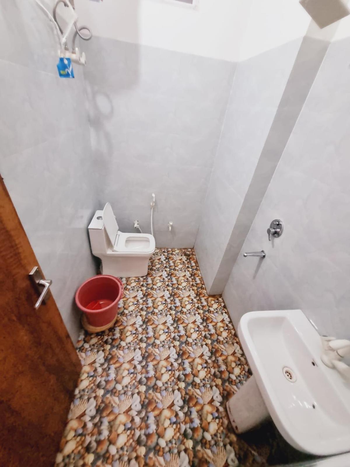 The Urban V1 Hotel Vrindavan