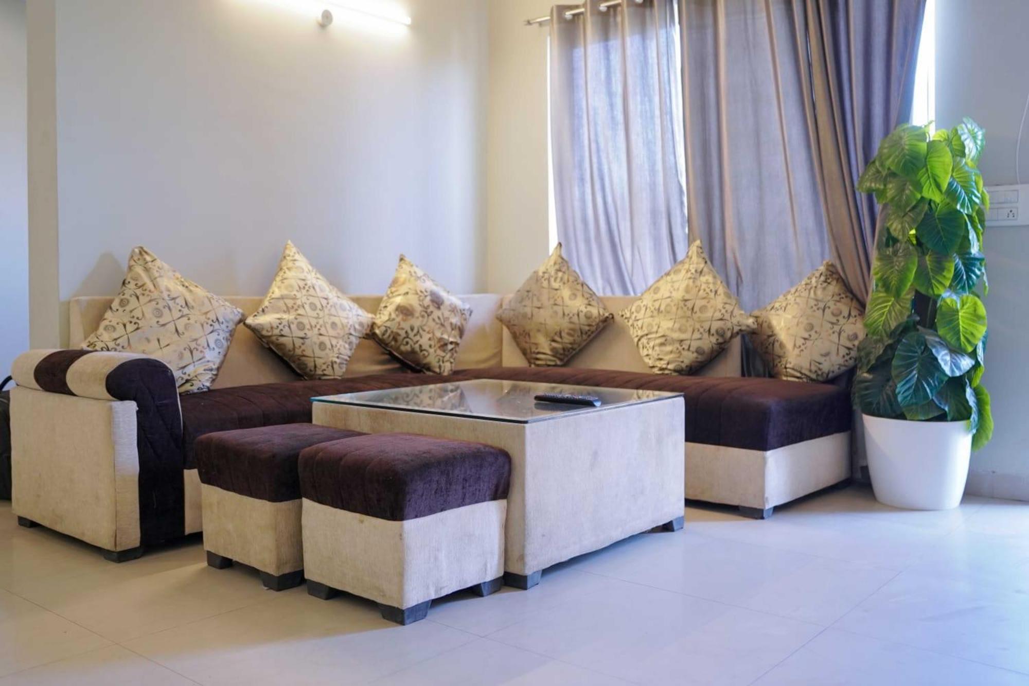 Hotel Dreams And Vrindavan
