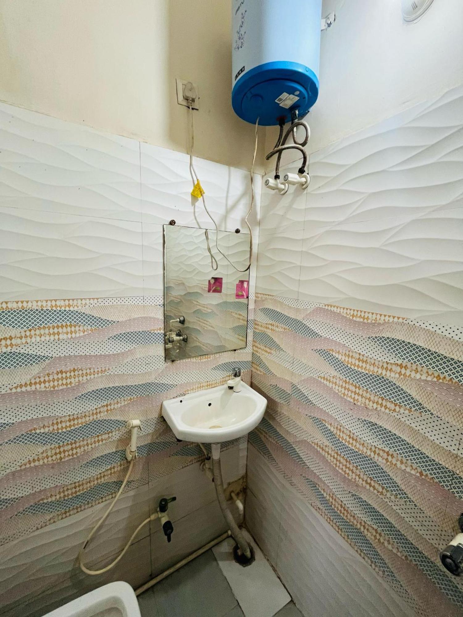 Homestay Krishna Palace Near Prem Mandir Vrindavan