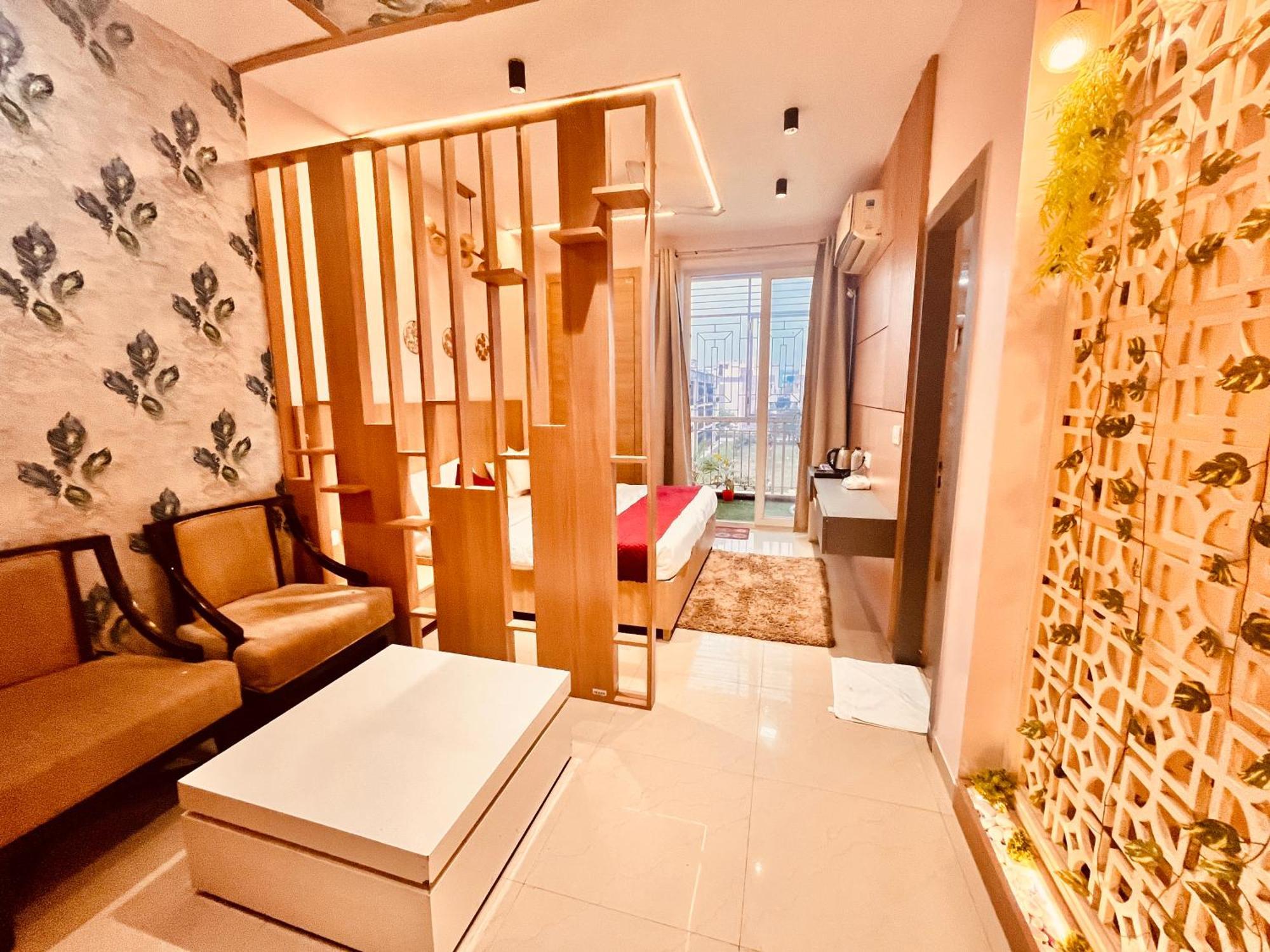 The Sapphire 1,2,3 Bedrooms Available In Omaxe - A Four Star Luxury Vrindavan