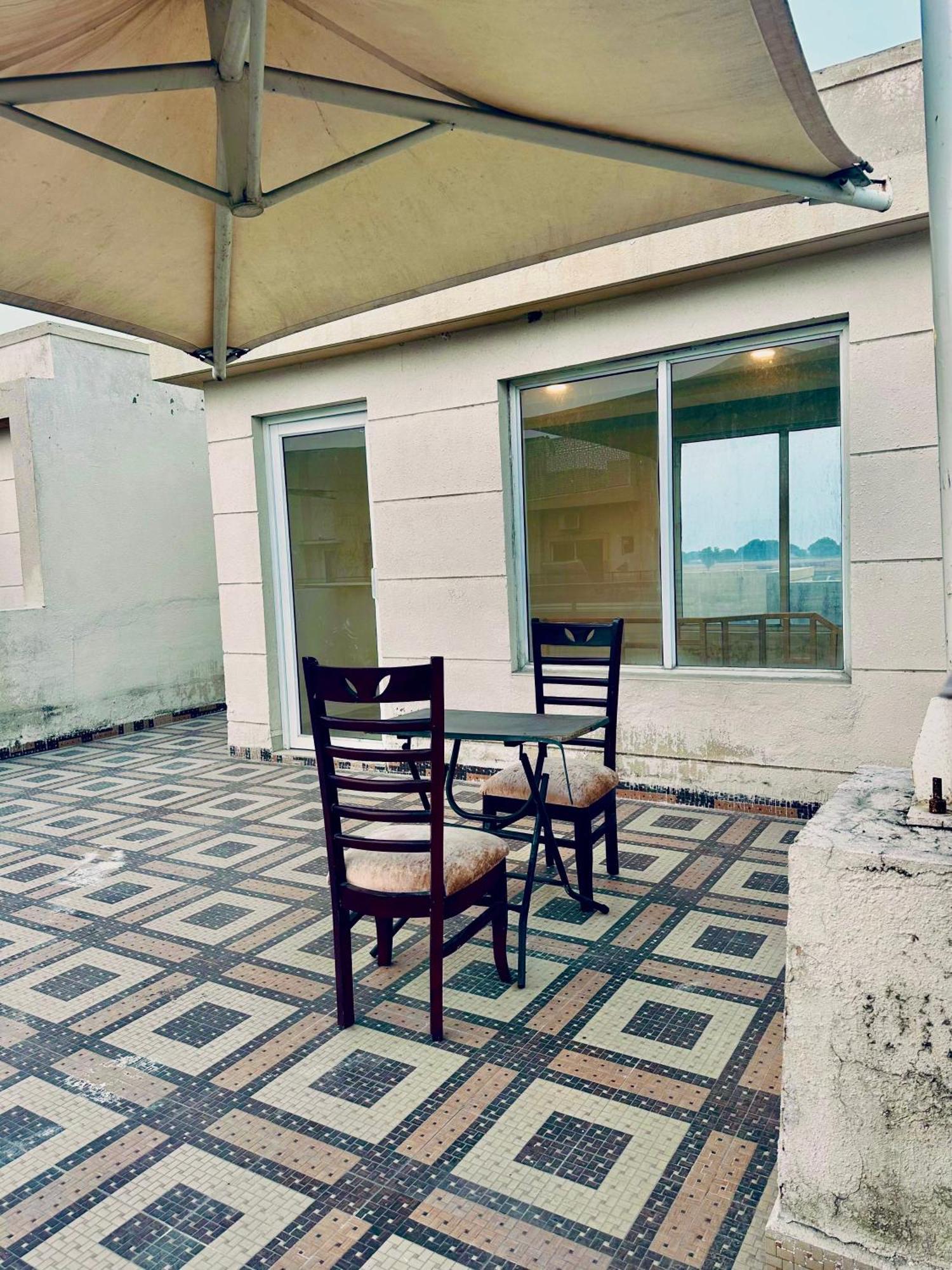 Hotel The Sapphire 1,2,3 Bedrooms Available In Omaxe - A Four Star Luxury