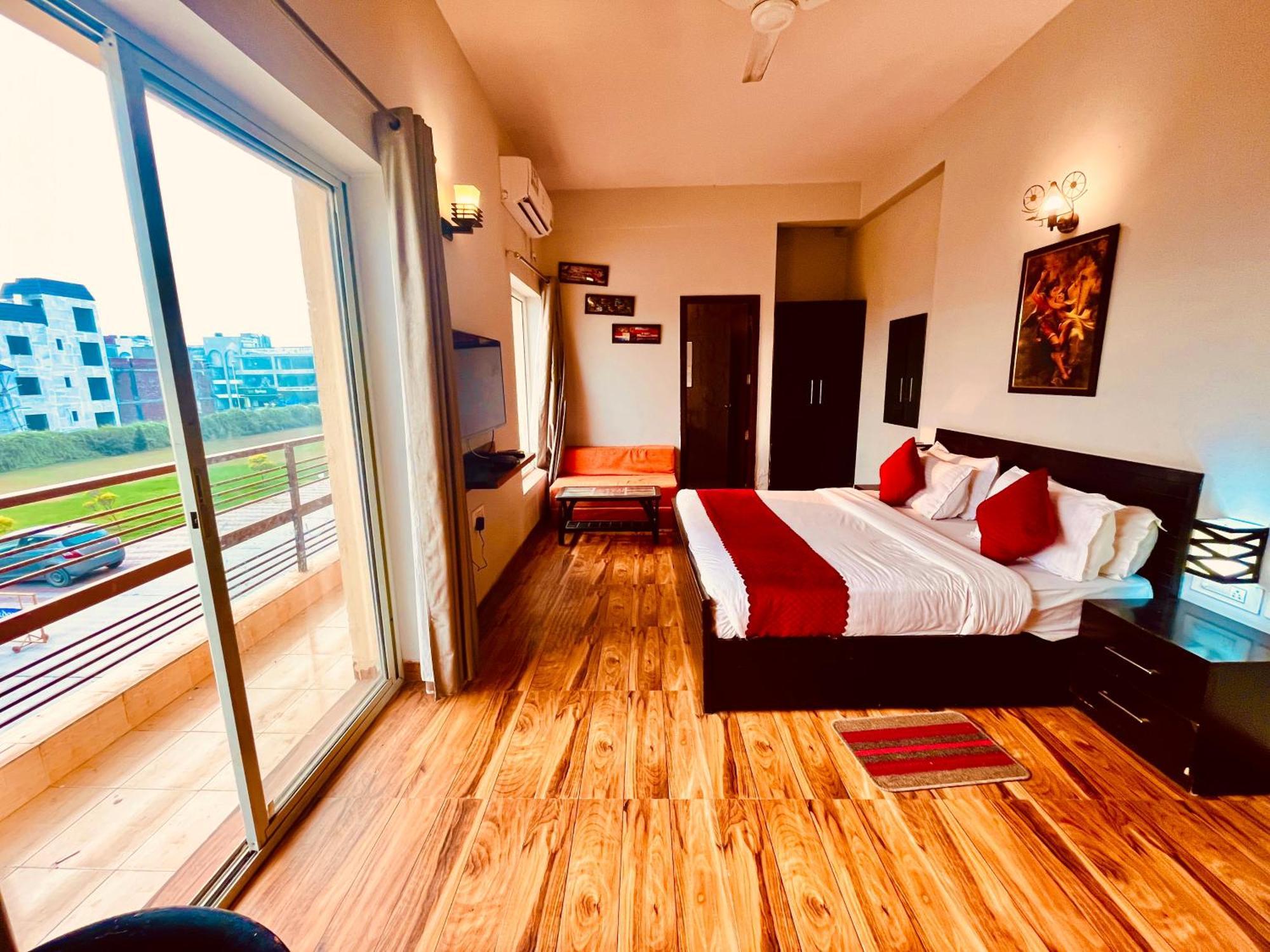 Hotel The Sapphire 1,2,3 Bedrooms Available In Omaxe - A Four Star Luxury Vrindavan