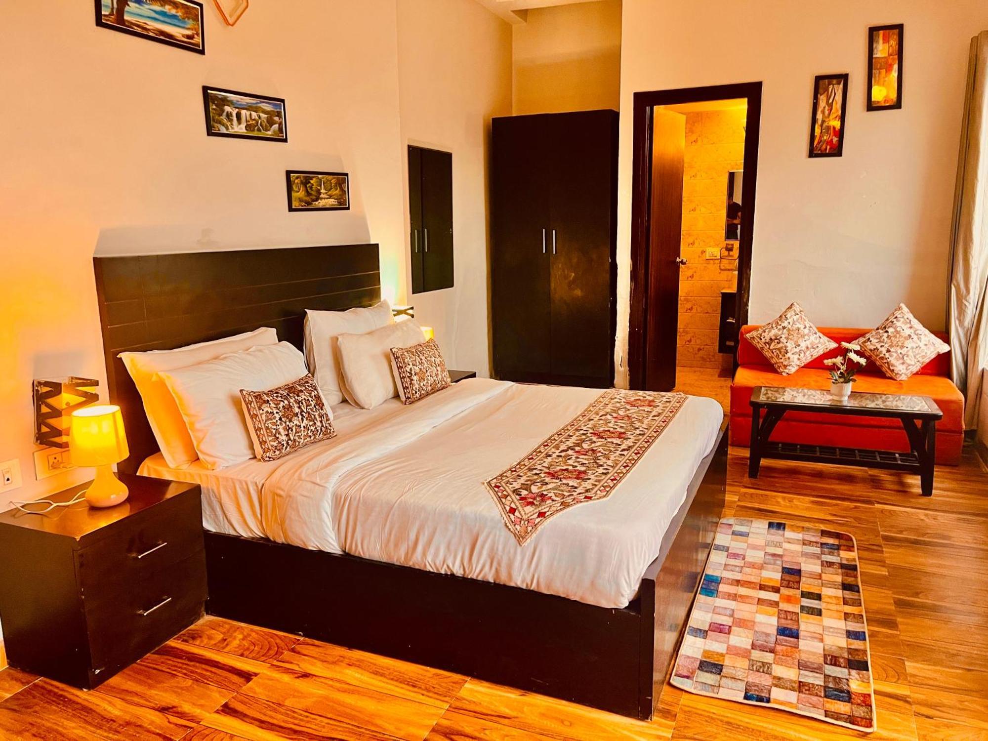 The Sapphire 1,2,3 Bedrooms Available In Omaxe - A Four Star Luxury 4* Vrindavan