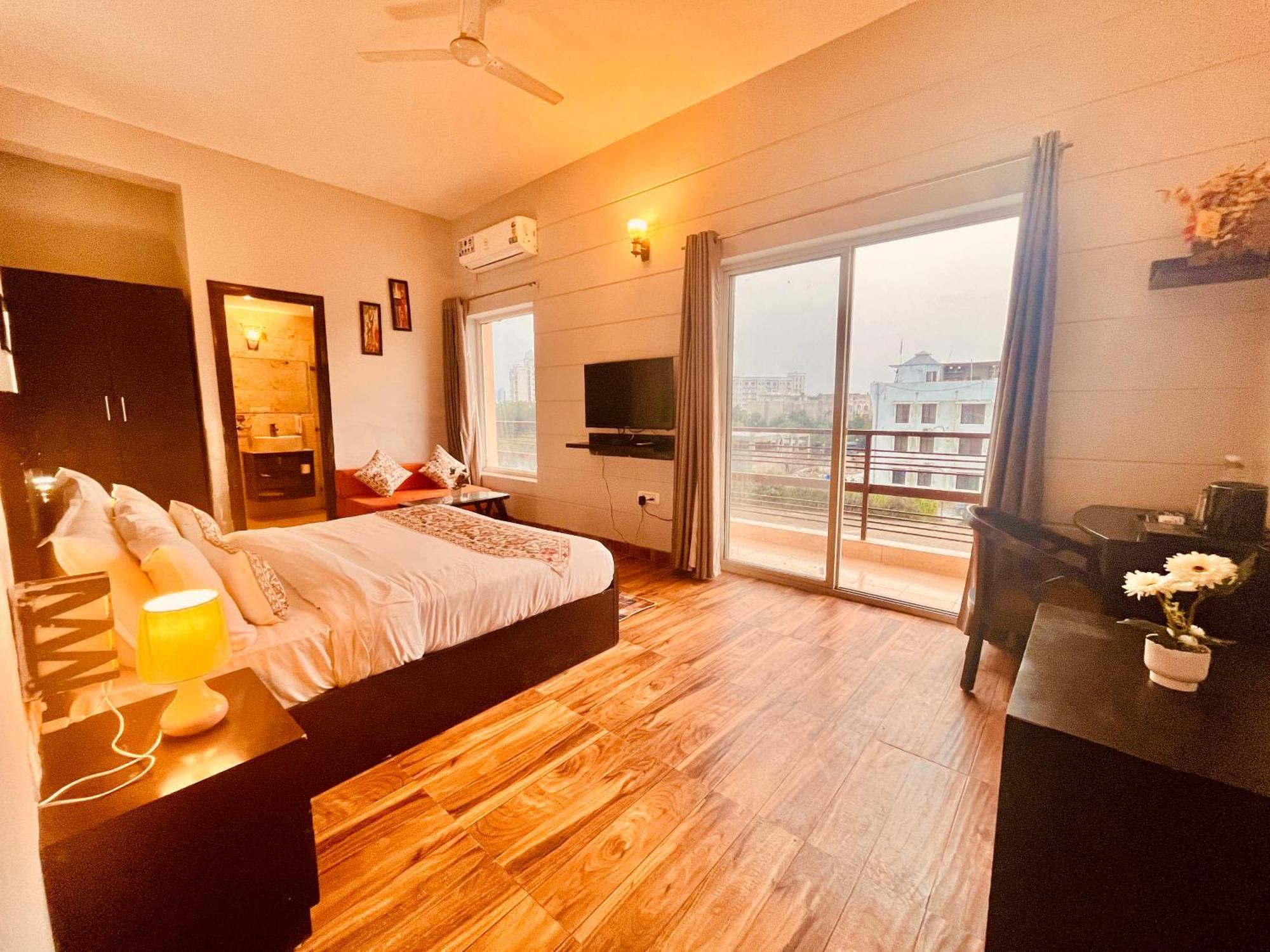 Hotel The Sapphire 1,2,3 Bedrooms Available In Omaxe - A Four Star Luxury Vrindavan