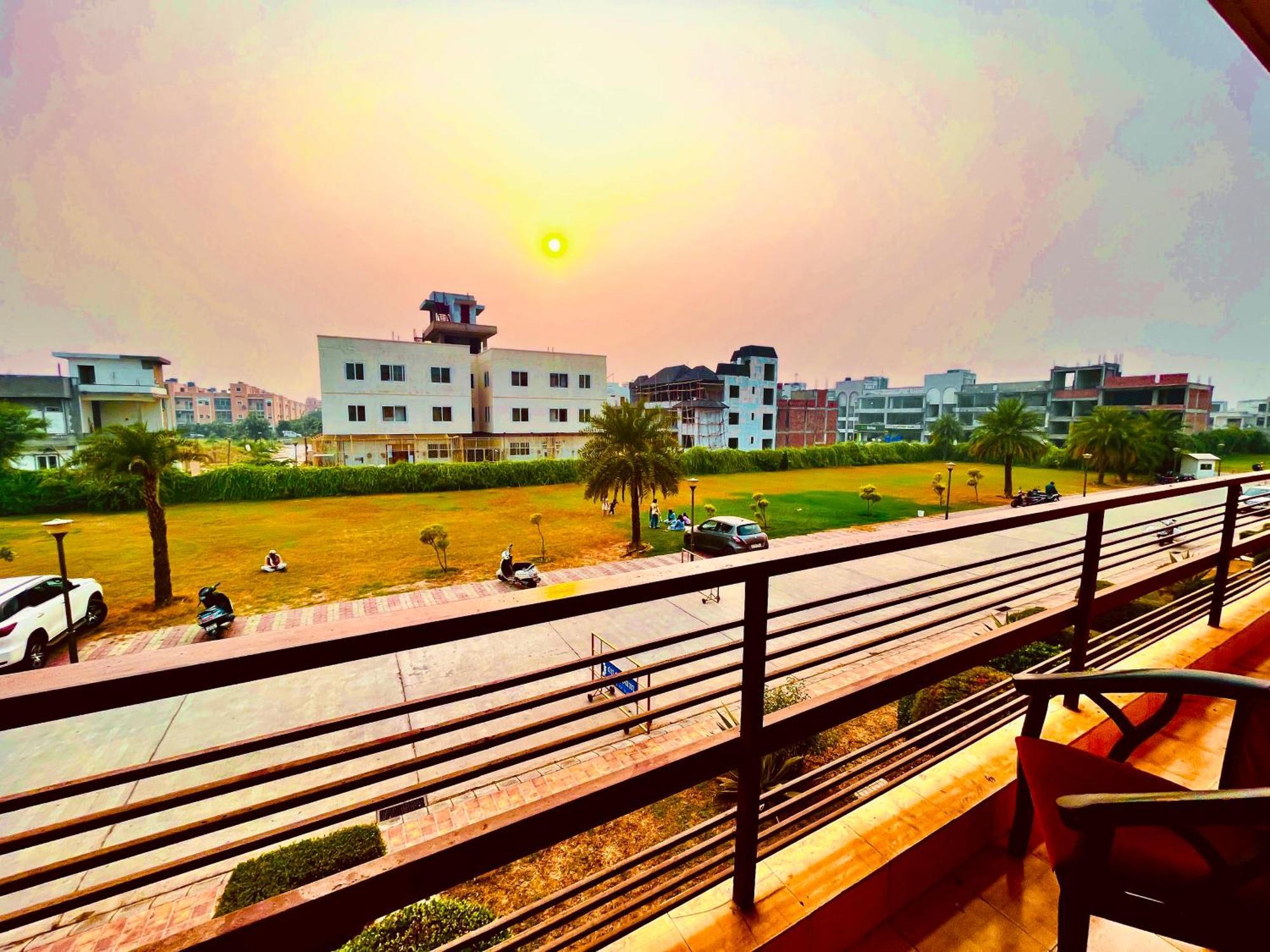 The Sapphire 1,2,3 Bedrooms Available In Omaxe - A Four Star Luxury Vrindavan