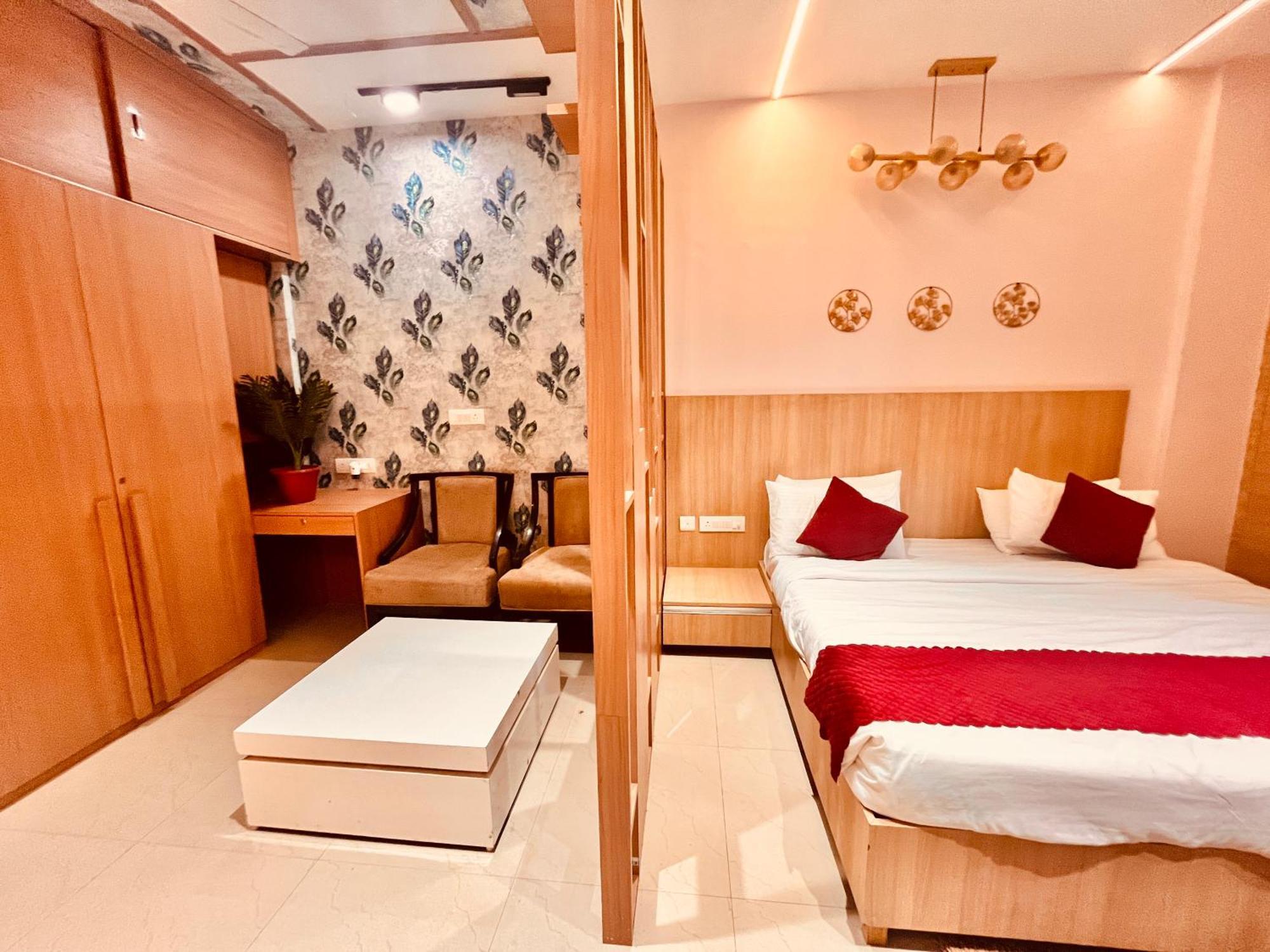 Hotel The Sapphire 1,2,3 Bedrooms Available In Omaxe - A Four Star Luxury Vrindavan