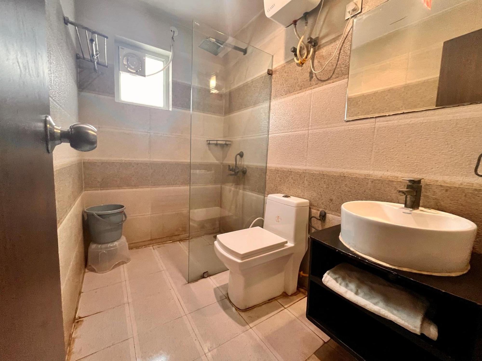 The Sapphire 1,2,3 Bedrooms Available In Omaxe - A Four Star Luxury Hotel