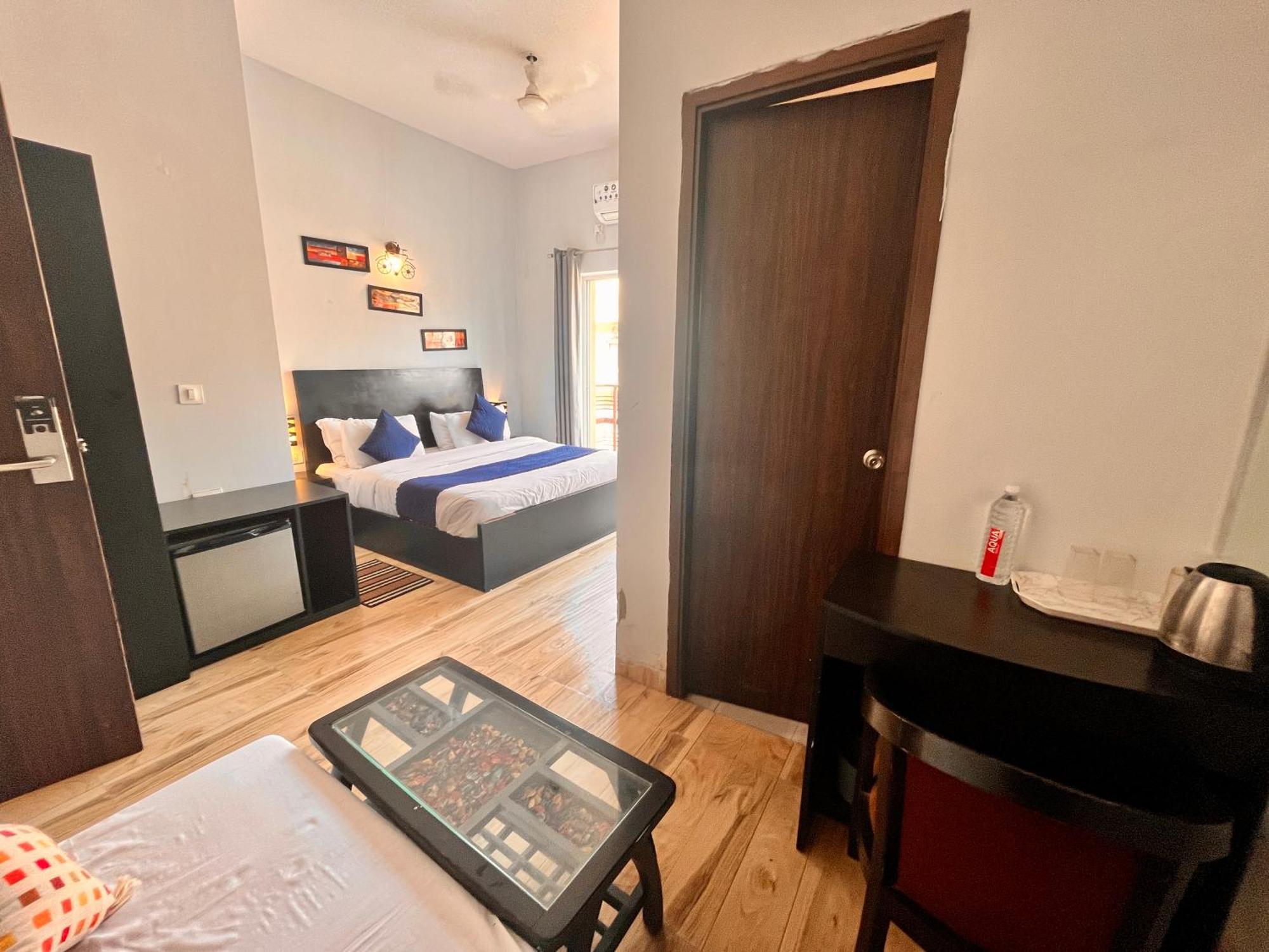 The Sapphire 1,2,3 Bedrooms Available In Omaxe - A Four Star Luxury Hotel 4*