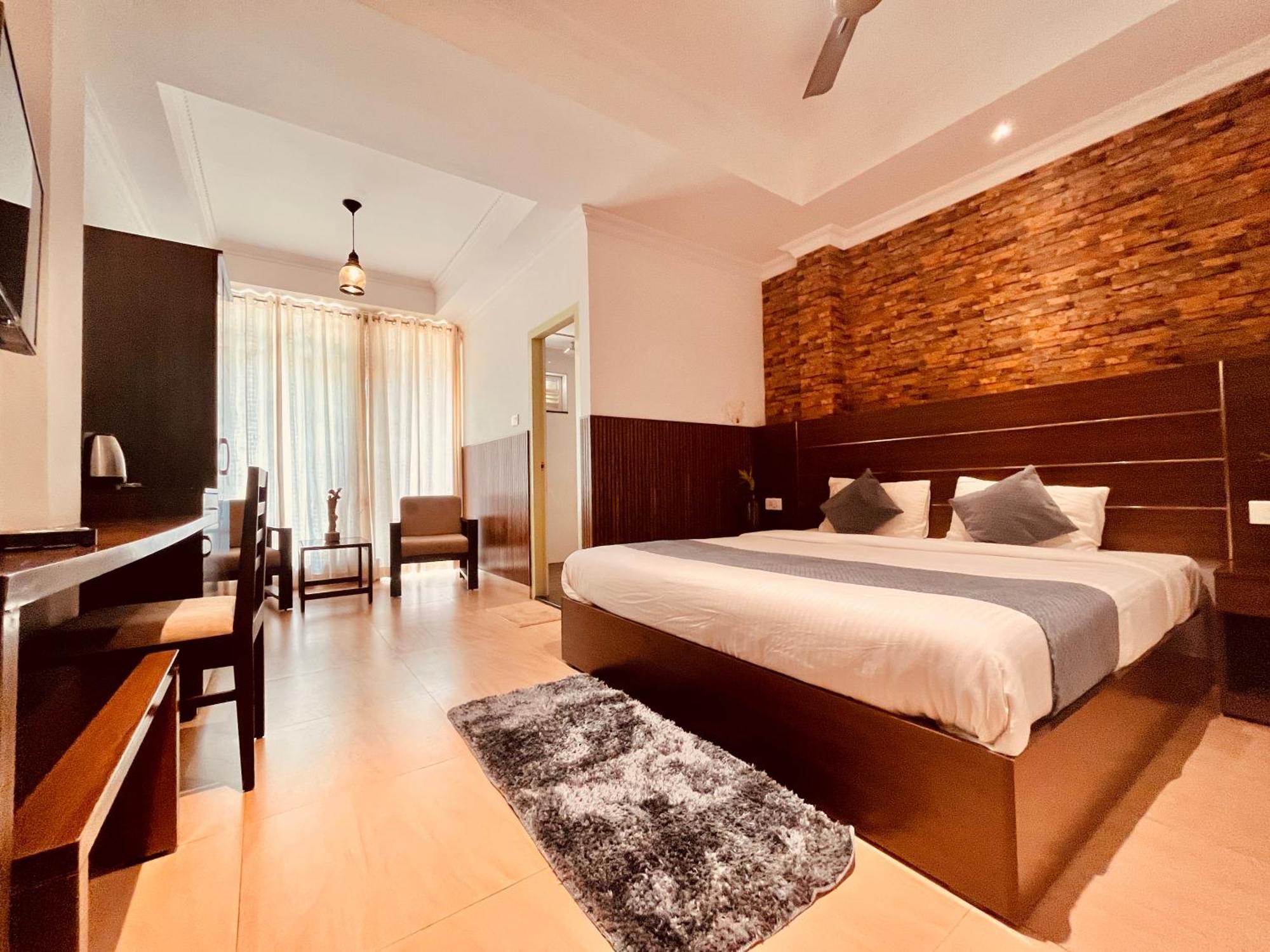 The Sapphire 1,2,3 Bedrooms Available In Omaxe - A Four Star Luxury Hotel
