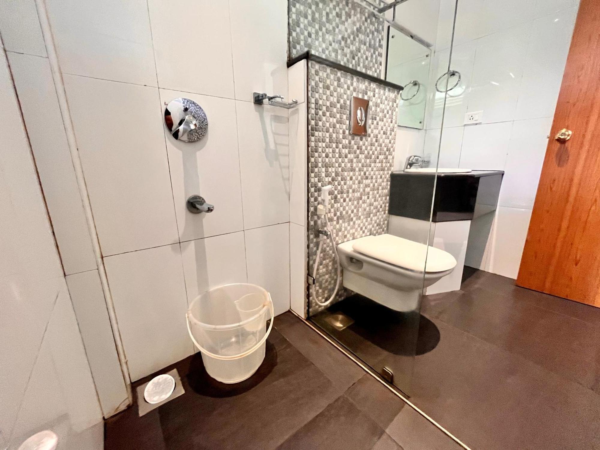 The Sapphire 1,2,3 Bedrooms Available In Omaxe - A Four Star Luxury