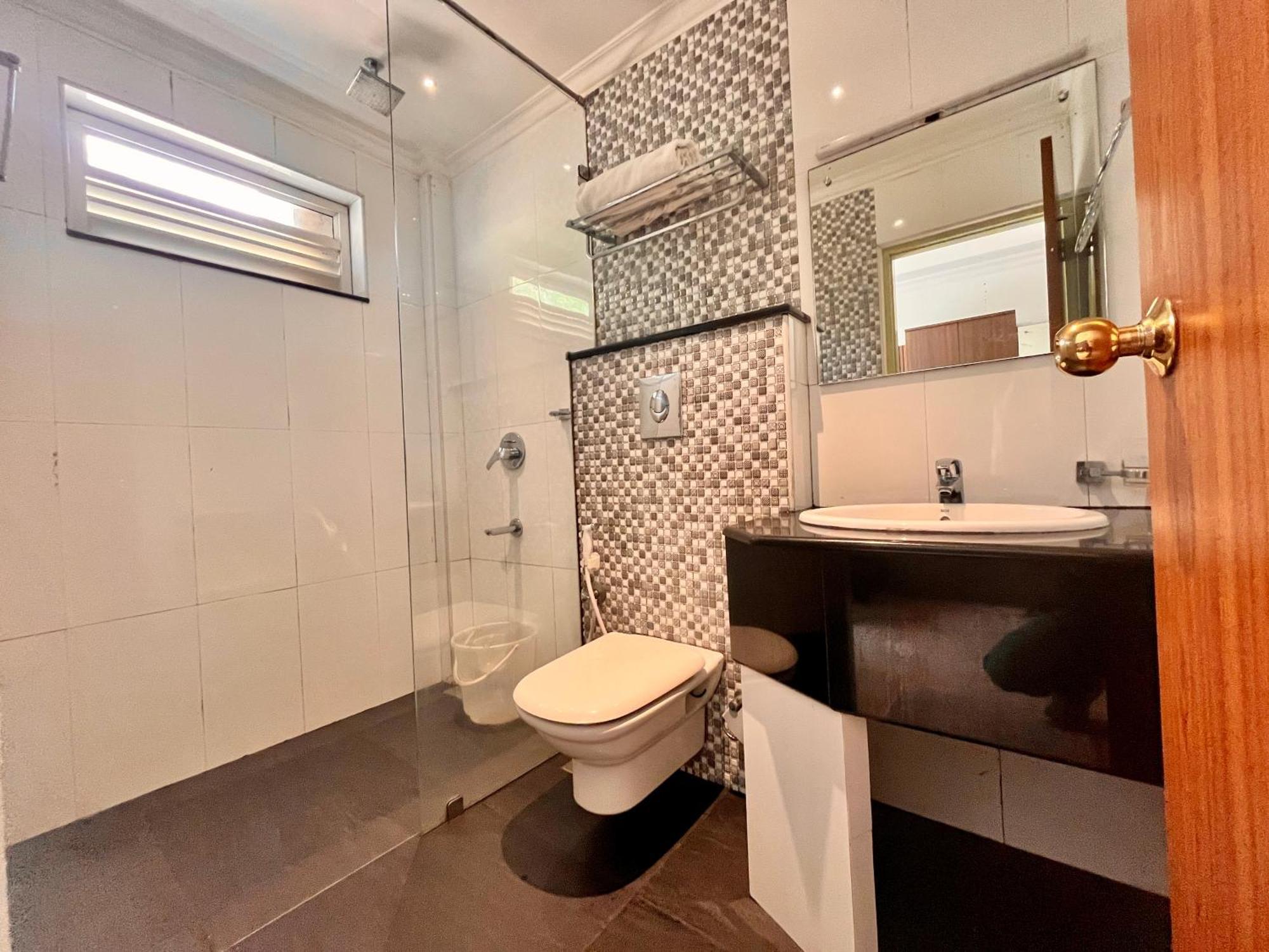 The Sapphire 1,2,3 Bedrooms Available In Omaxe - A Four Star Luxury 4* Vrindavan