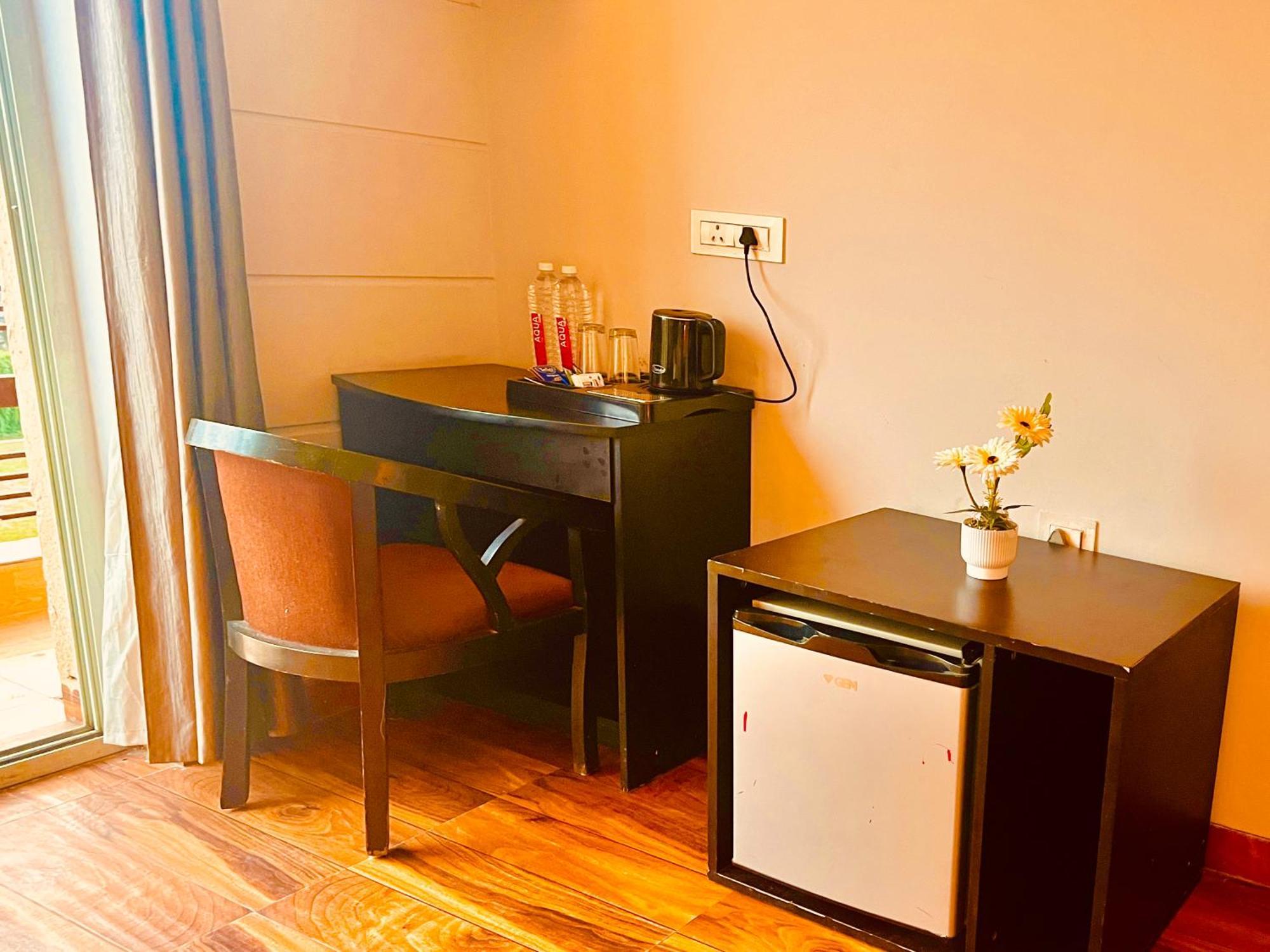 The Sapphire 1,2,3 Bedrooms Available In Omaxe - A Four Star Luxury Hotel