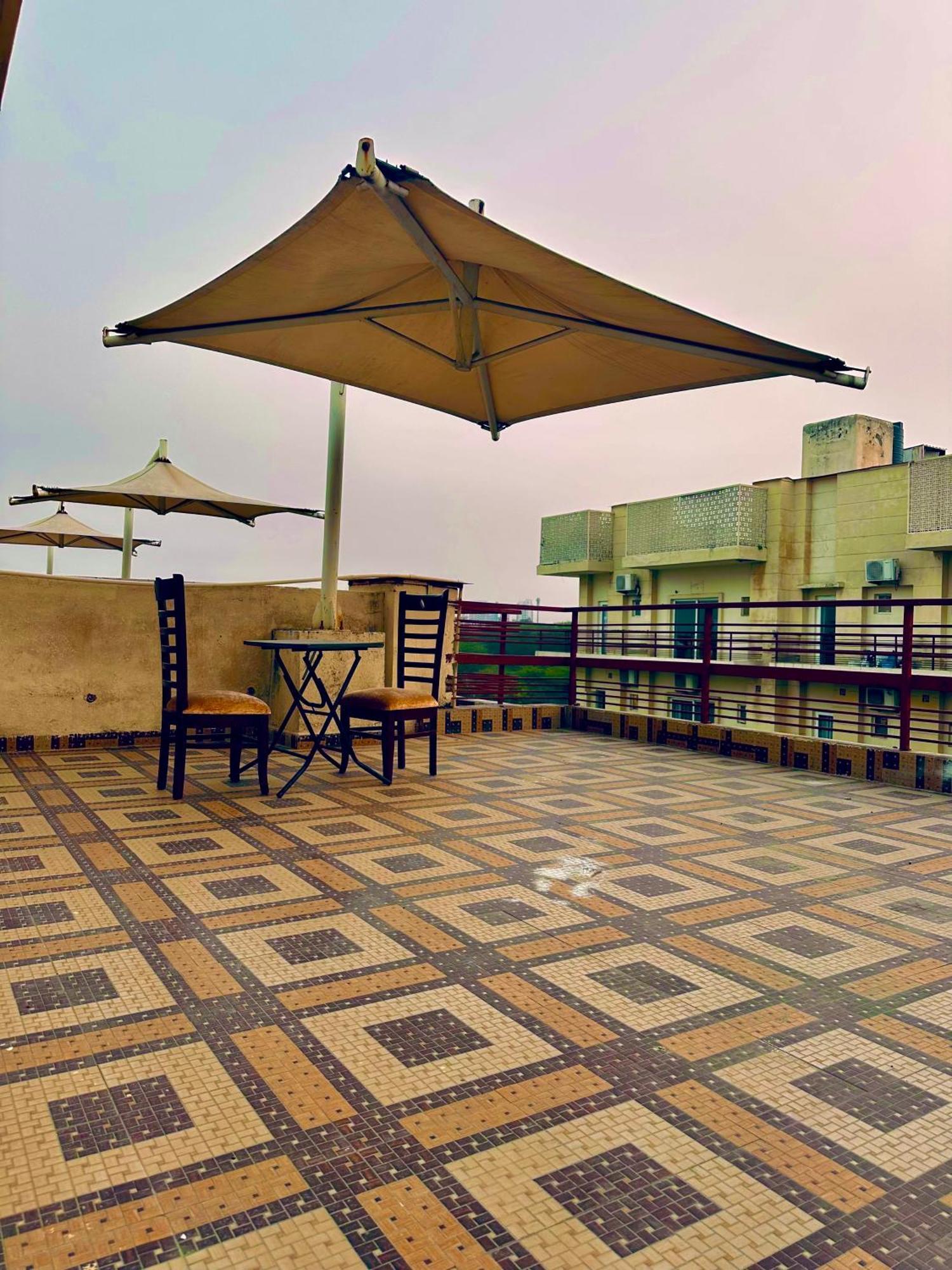 Hotel The Sapphire 1,2,3 Bedrooms Available In Omaxe - A Four Star Luxury