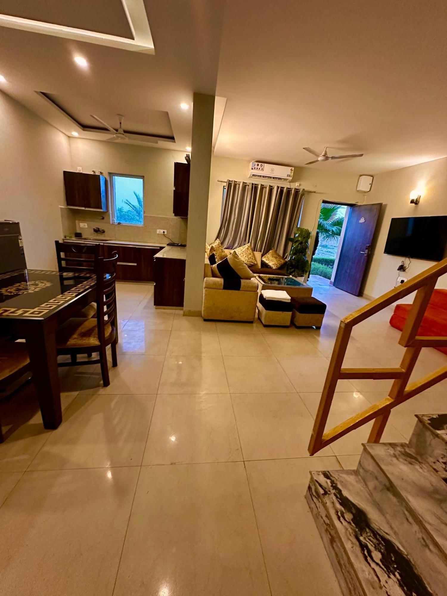 The Sapphire 1,2,3 Bedrooms Available In Omaxe - A Four Star Luxury Hotel 4*
