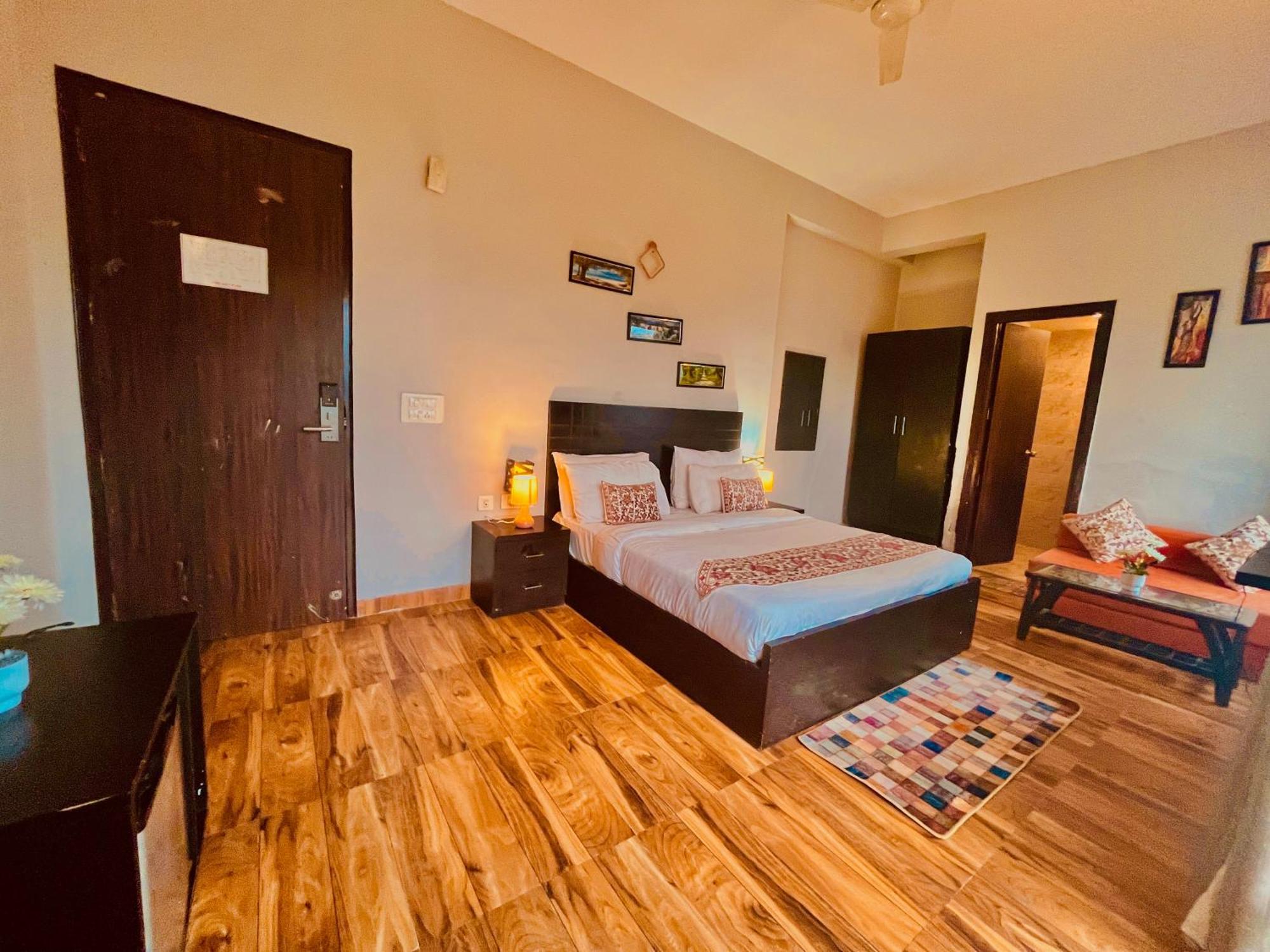 Hotel The Sapphire 1,2,3 Bedrooms Available In Omaxe - A Four Star Luxury Vrindavan