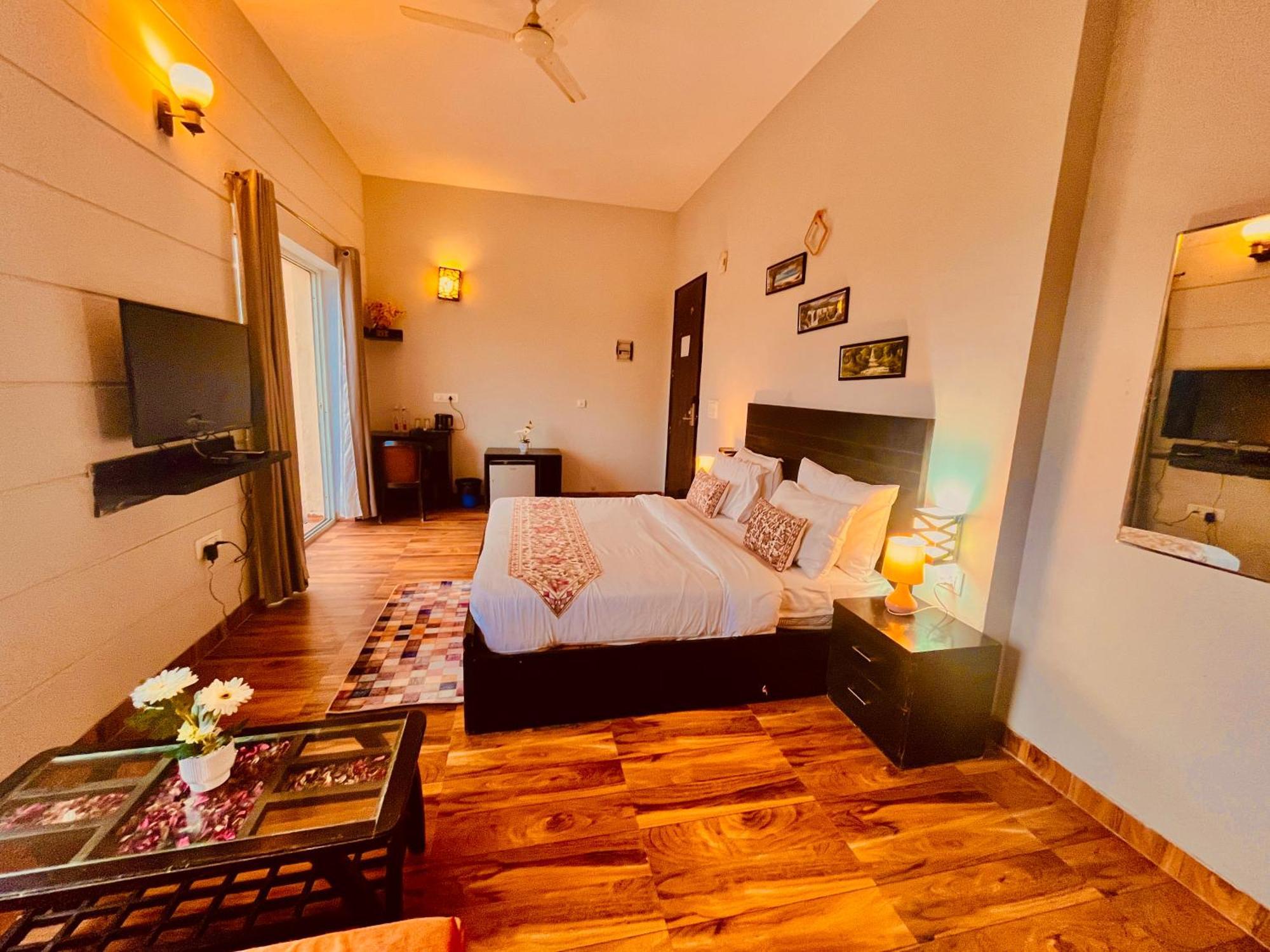 The Sapphire 1,2,3 Bedrooms Available In Omaxe - A Four Star Luxury Vrindavan
