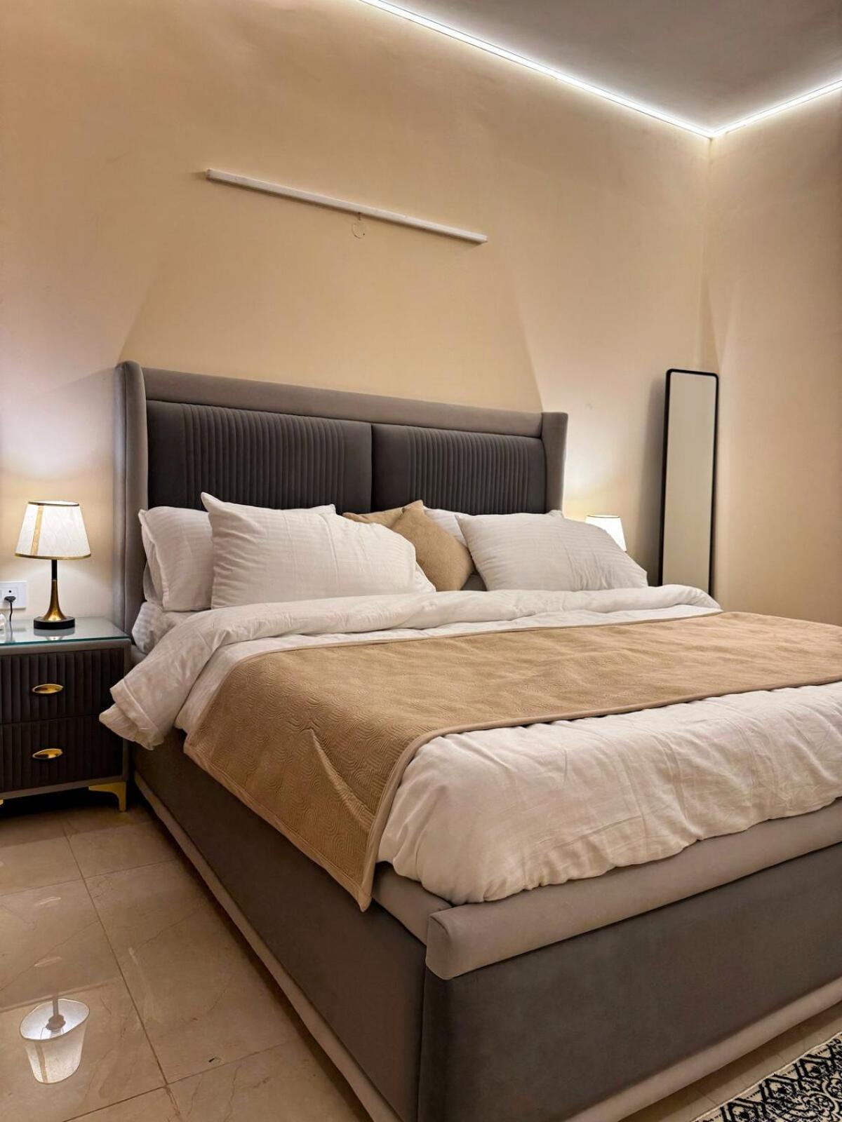 Spacious &luxury 2bhk In Vrindavan-shree Keli Kunj Vrindavan