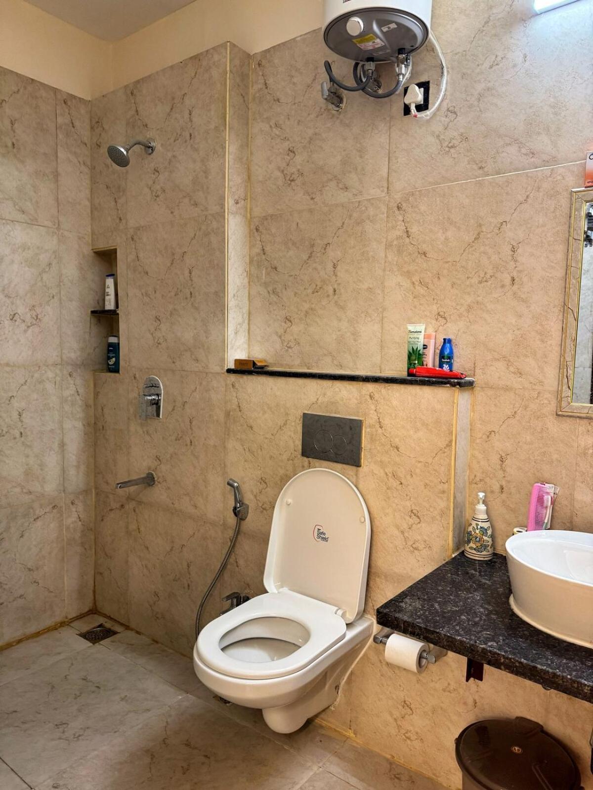 Spacious &luxury 2bhk In Vrindavan-shree Keli Kunj Apartment *