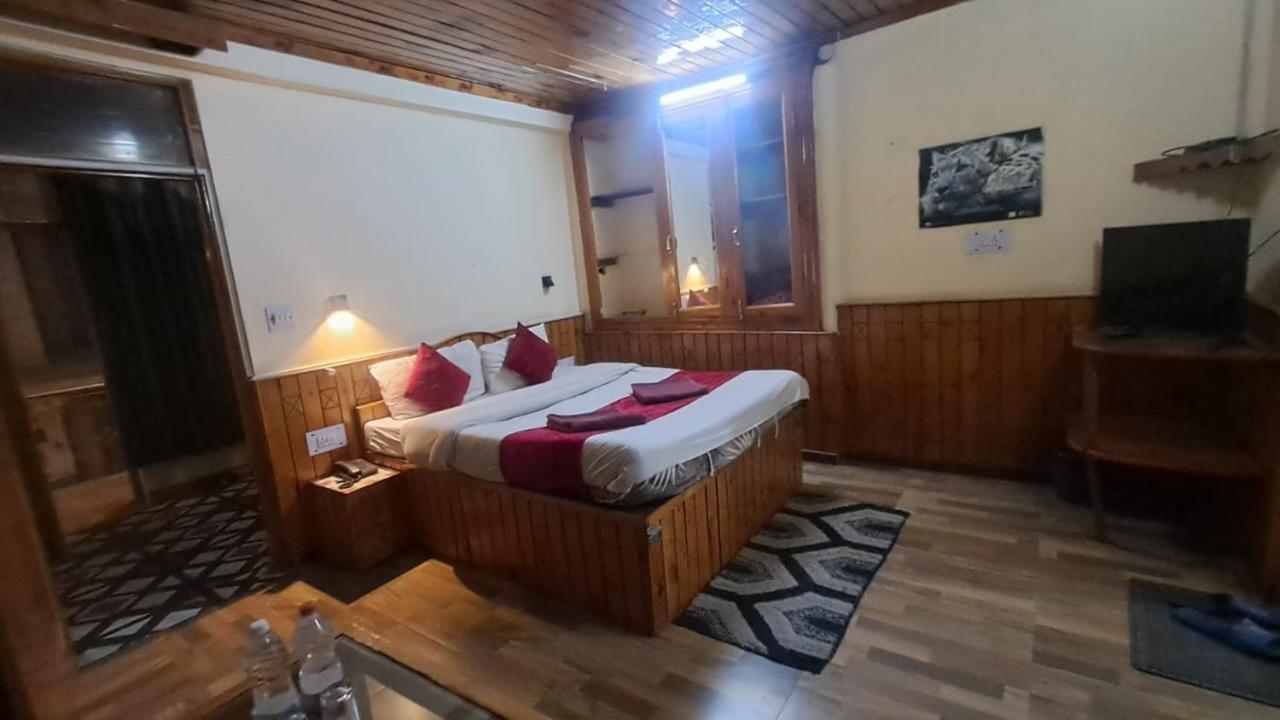 Hotel Bablu & Cafe 4*