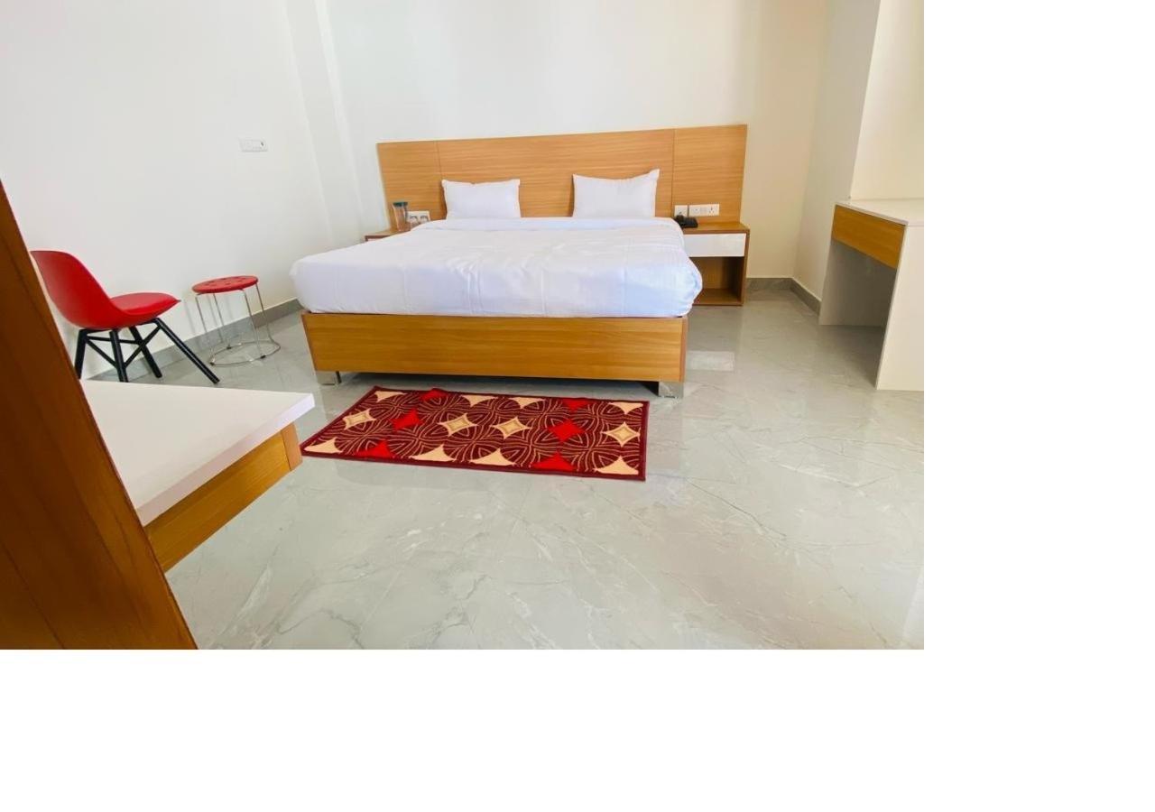 Shri Bansuri Dham Hotel 3*