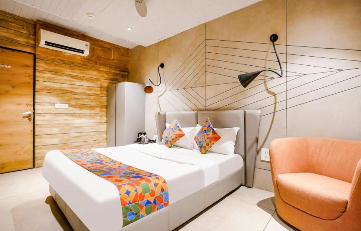 Hotel Great Floral House - Near Prem Mandir *