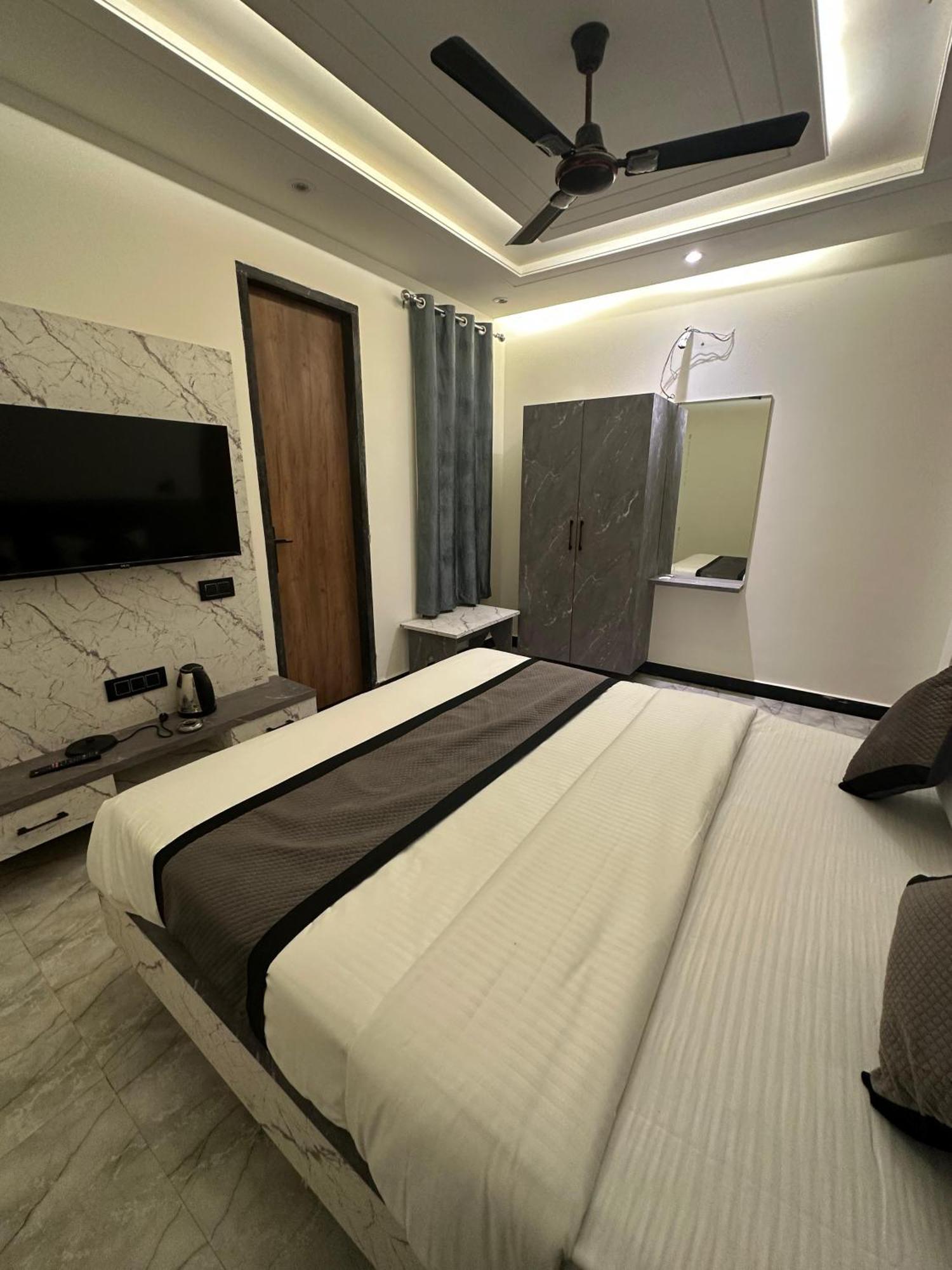 Hotel S K Residency 3*