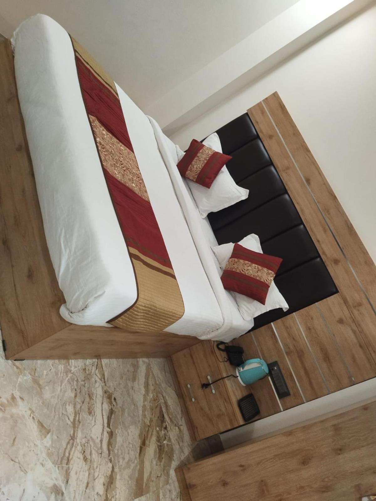 Guru Kripa Sadan Hotel Vrindavan