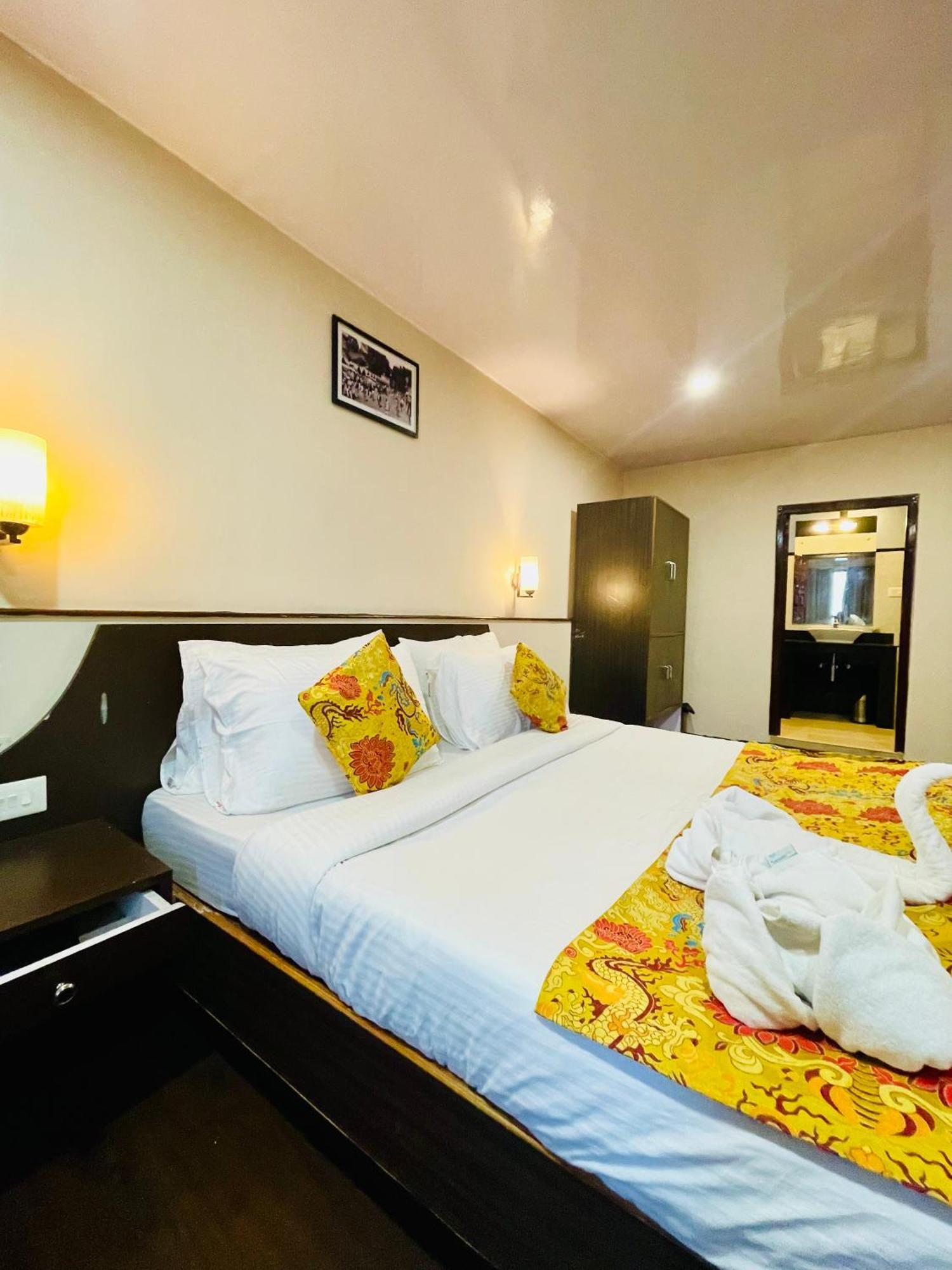 Opal Select Hotel 3*
