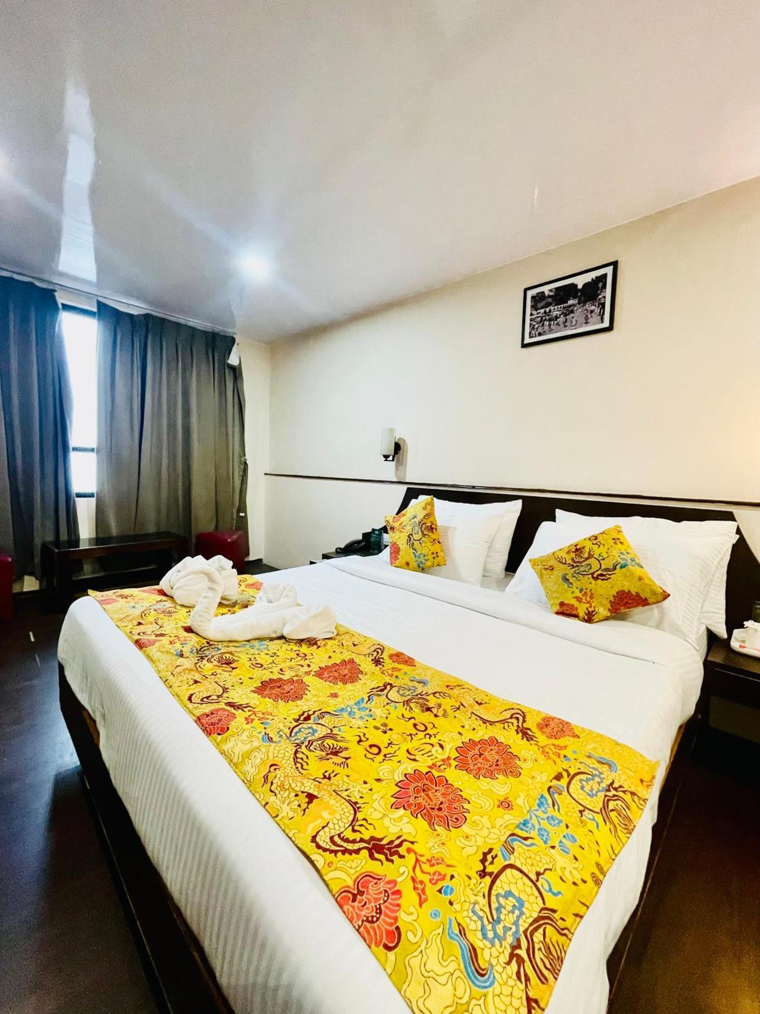 Opal Select 3* Vrindavan