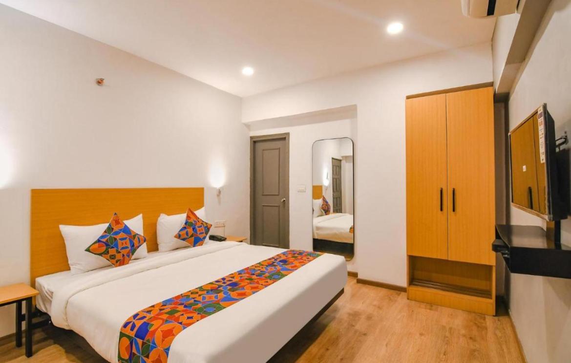 Hotel Prosperity - Near Prem Mandir