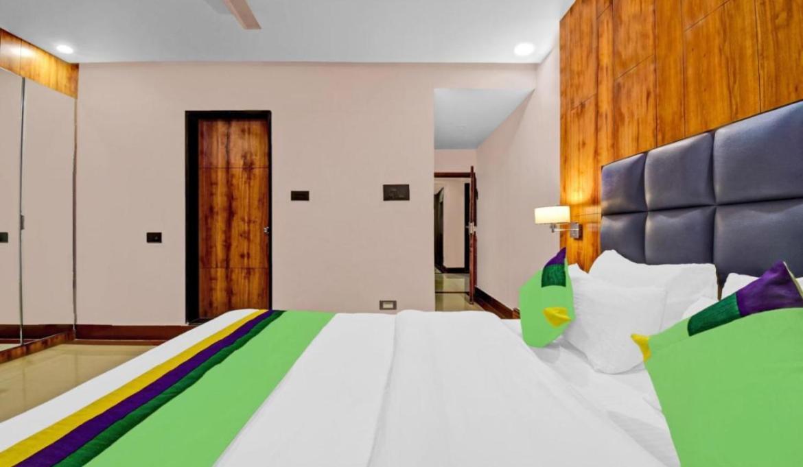 Light House -free Unlimited 5g Internet, In House Parking- Fully Ac - Near Prem Mandir * Vrindavan