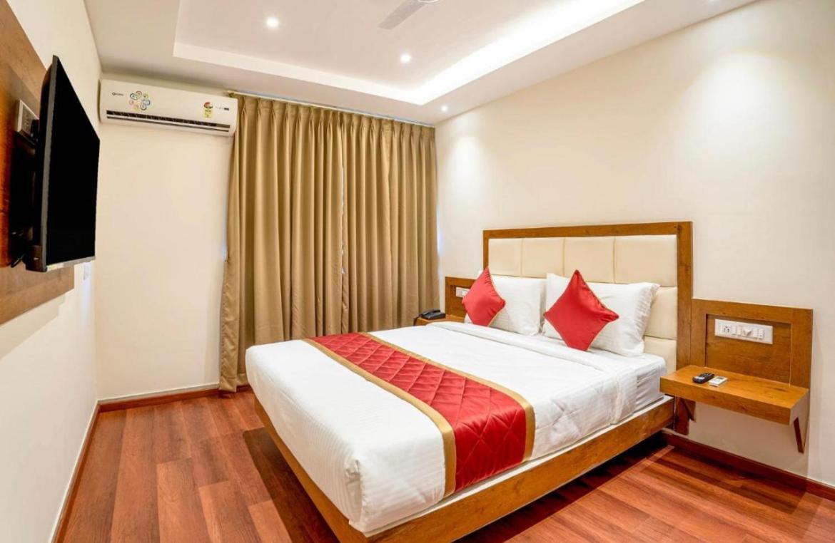 Hotel Crystal International - Near Prem Mandir Vrindavan
