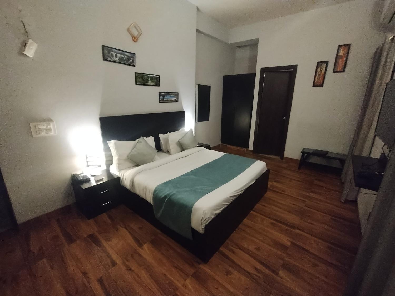 Sarovar Grand Homestay Vrindavan
