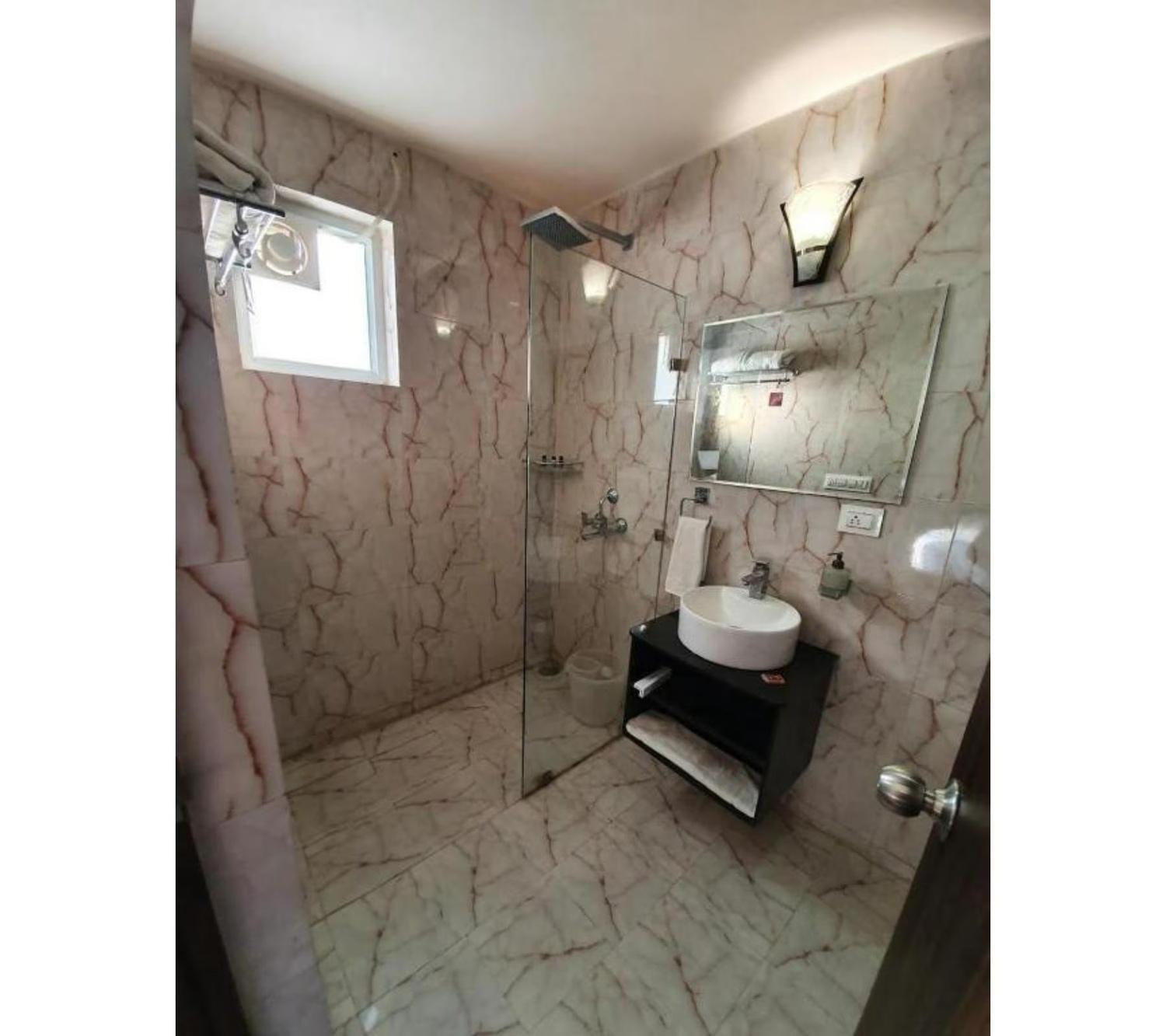 Sarovar Grand Homestay