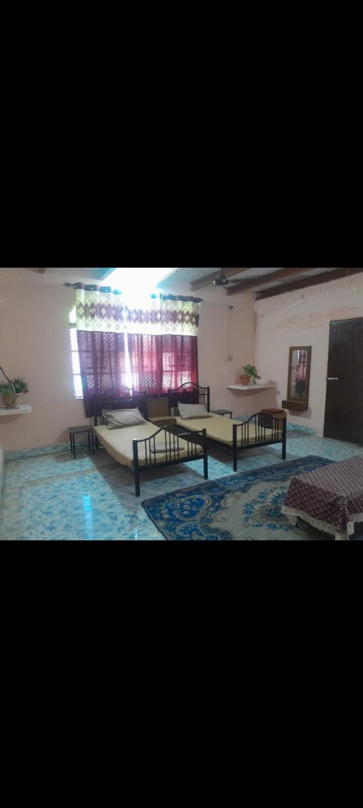 Guest house Sakshi Gopal