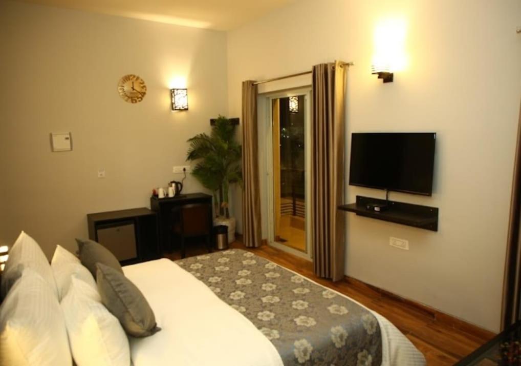 Homestay Sarovar Grand *