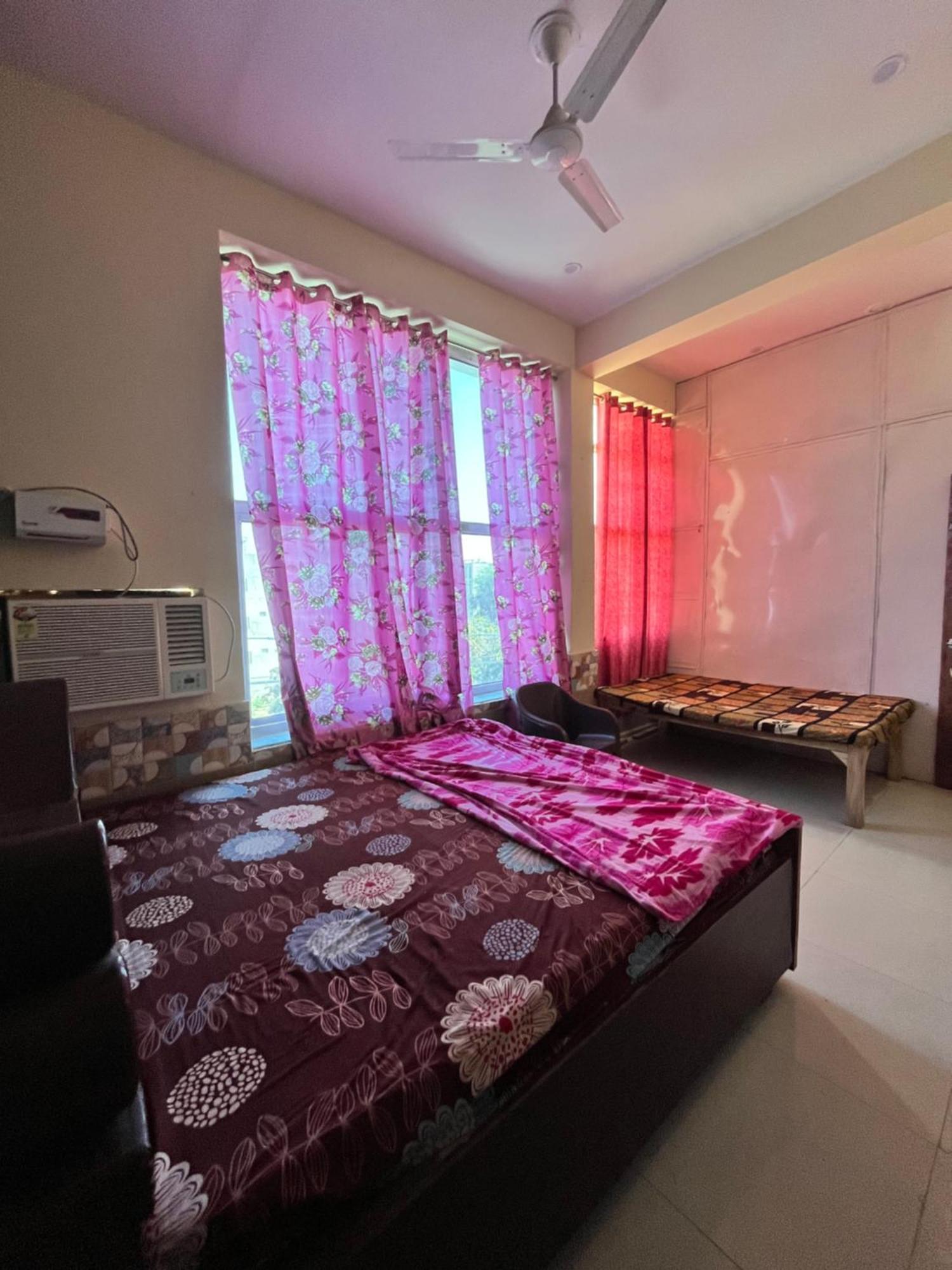 Radha Ballabh Guest house Vrindavan