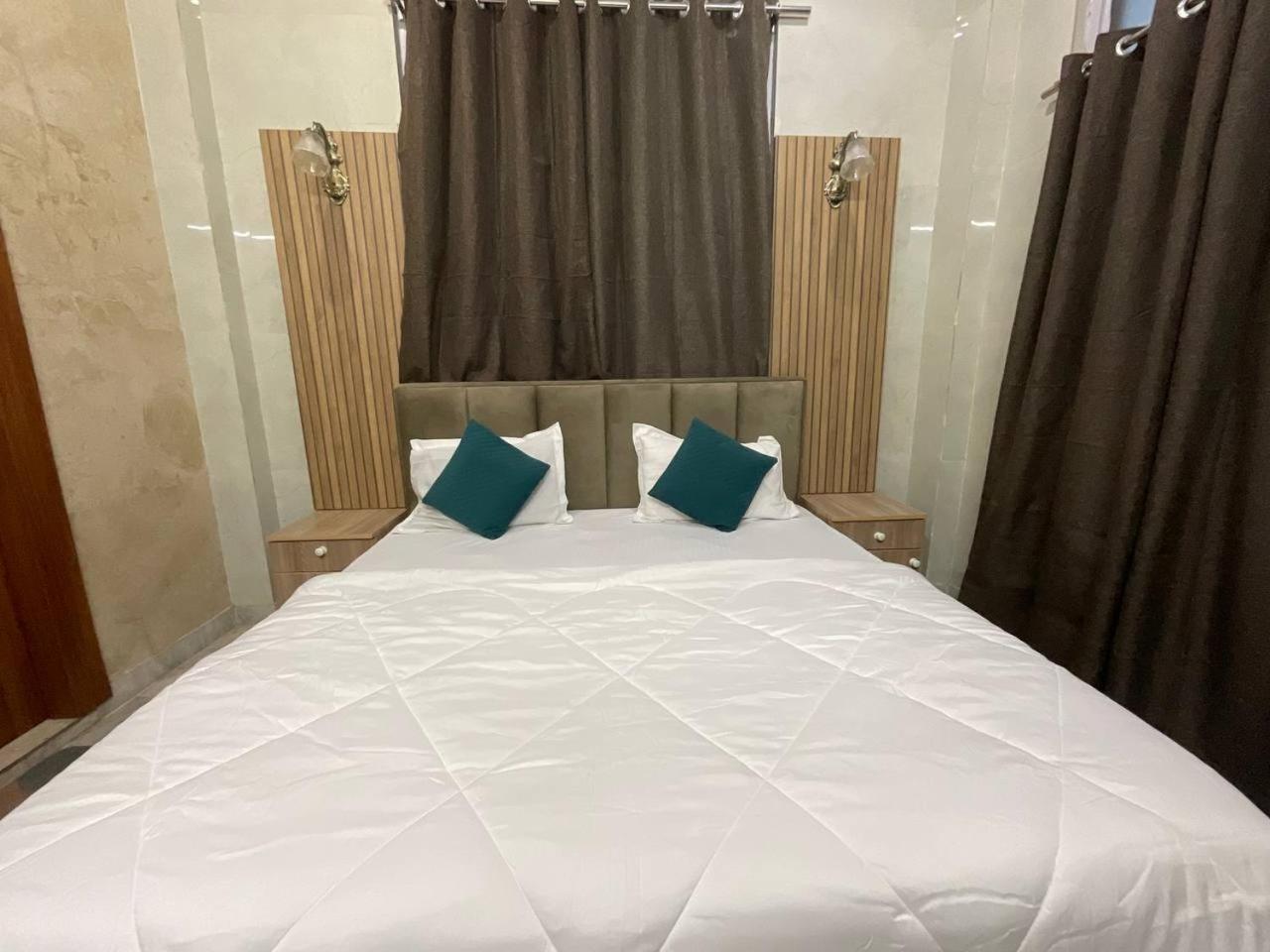 Guest house Divine Amrut Living