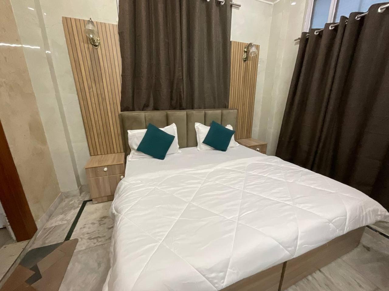 Divine Amrut Living Guest house *