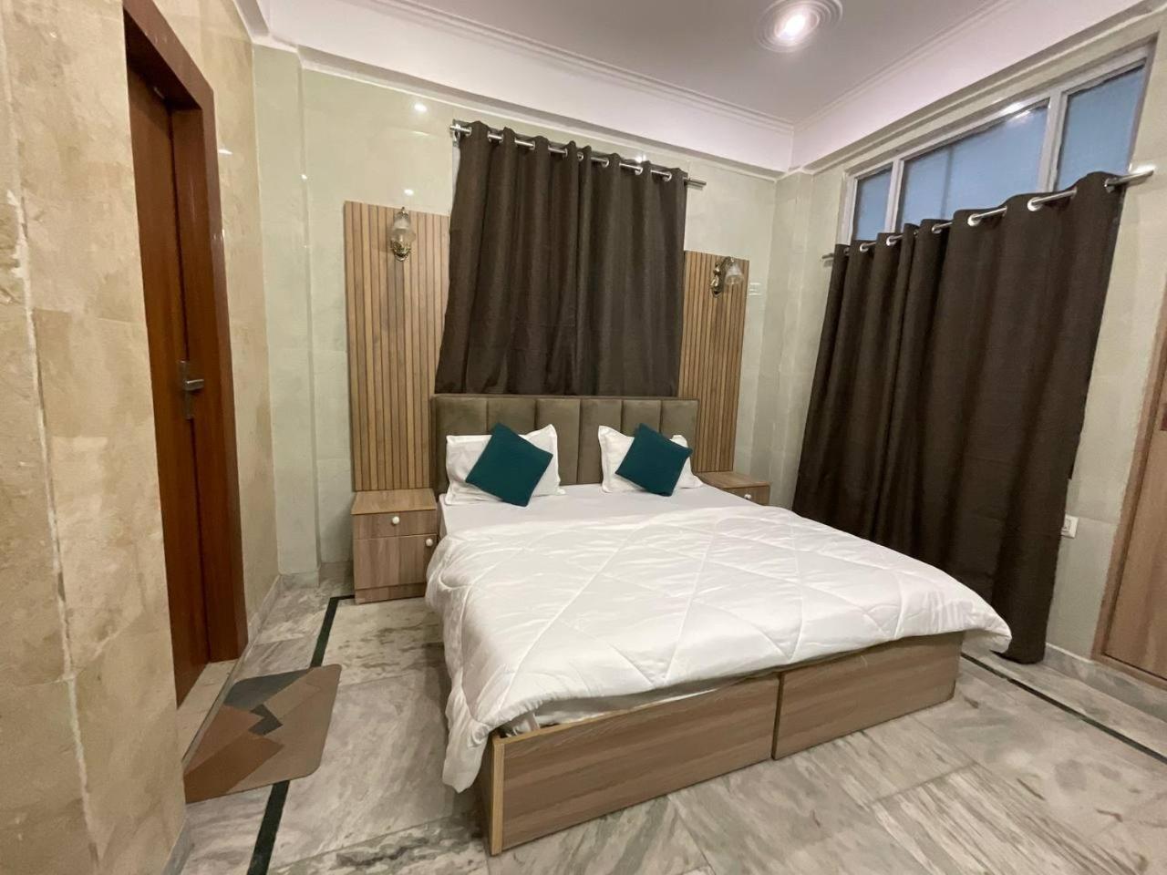 Guest house Divine Amrut Living *