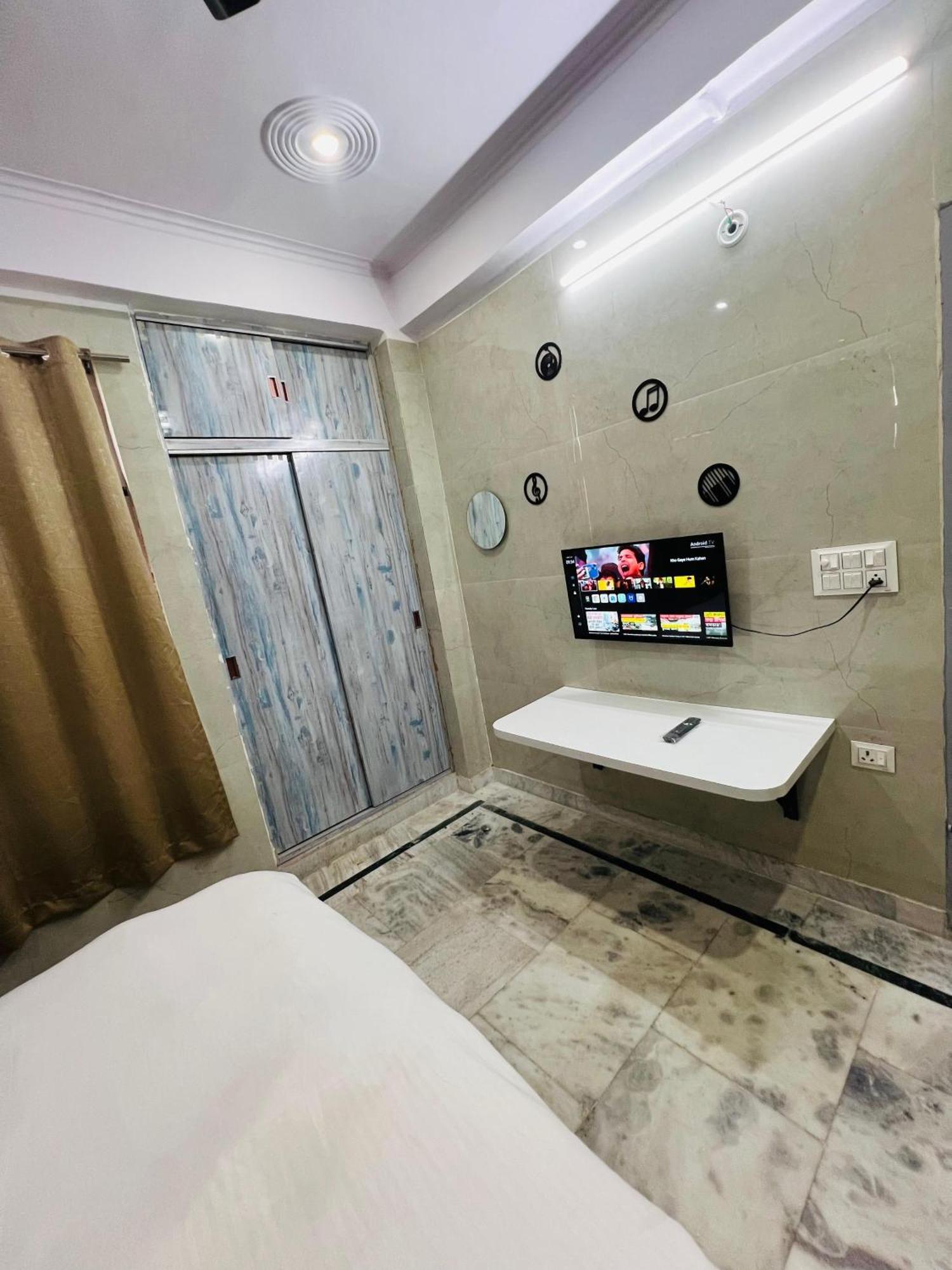 Guest house Divine Amrut Living
