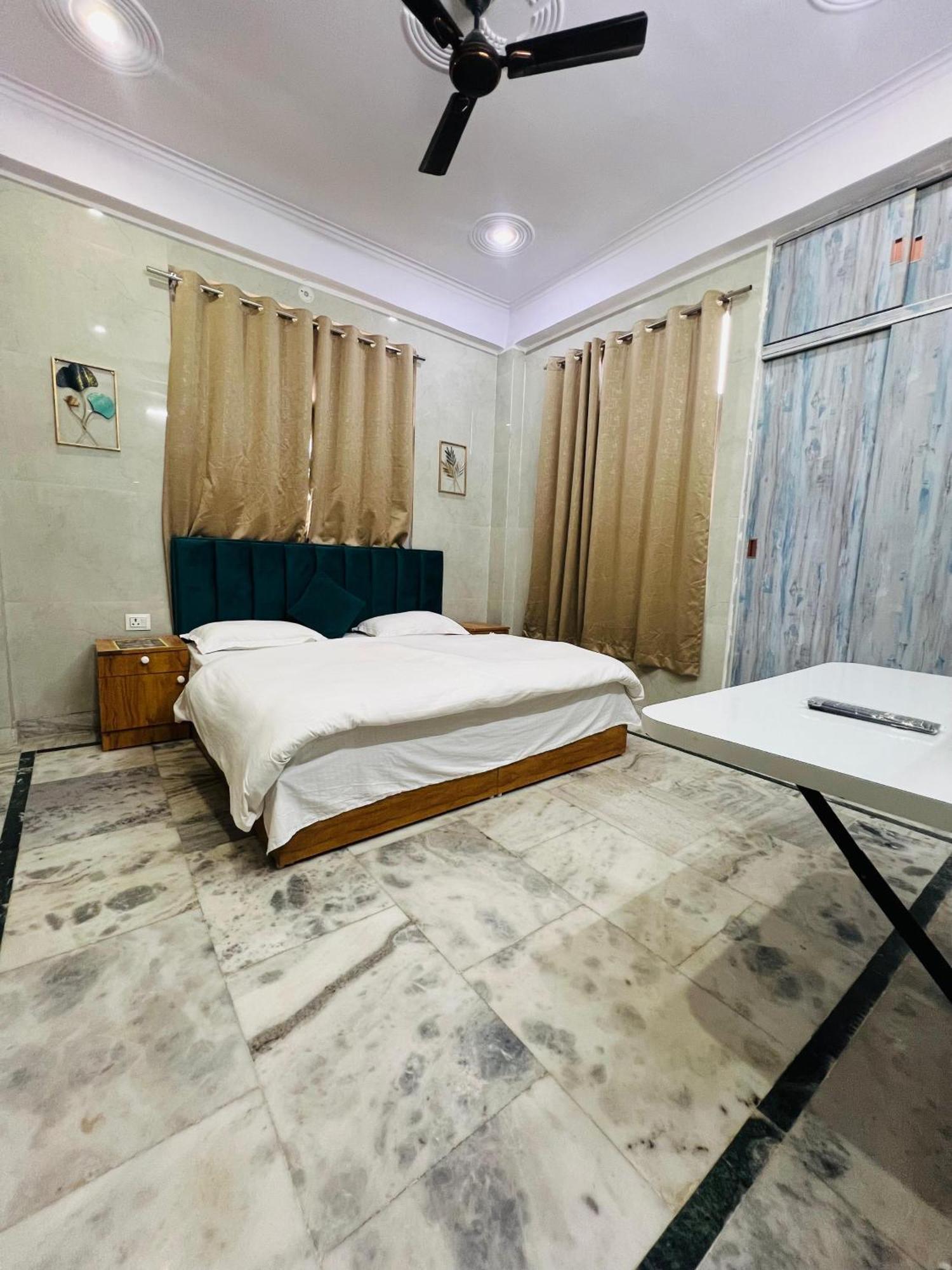 Guest house Divine Amrut Living