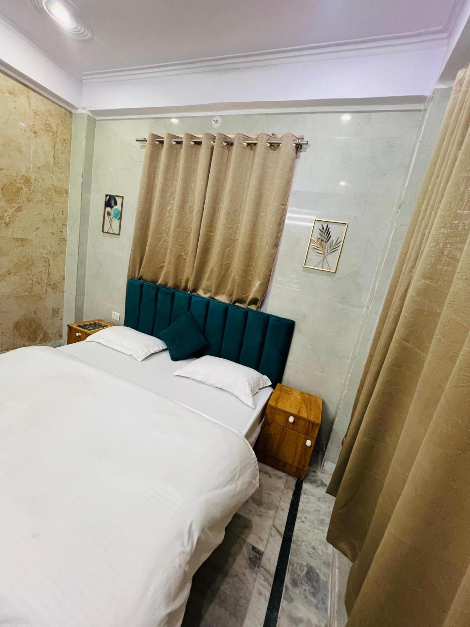 Guest house Divine Amrut Living