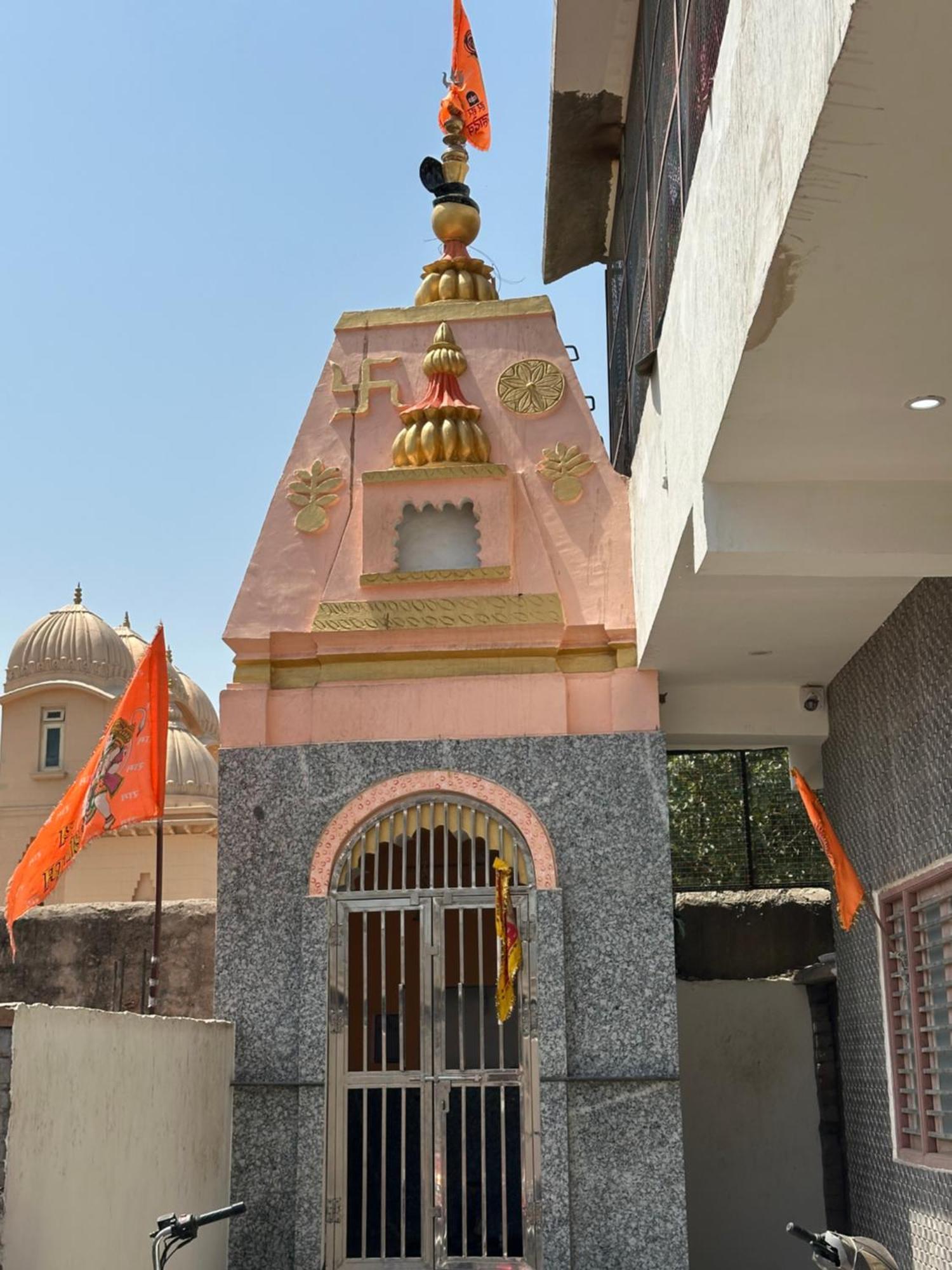 Radhey Radhey Seva Sadan * Vrindavan