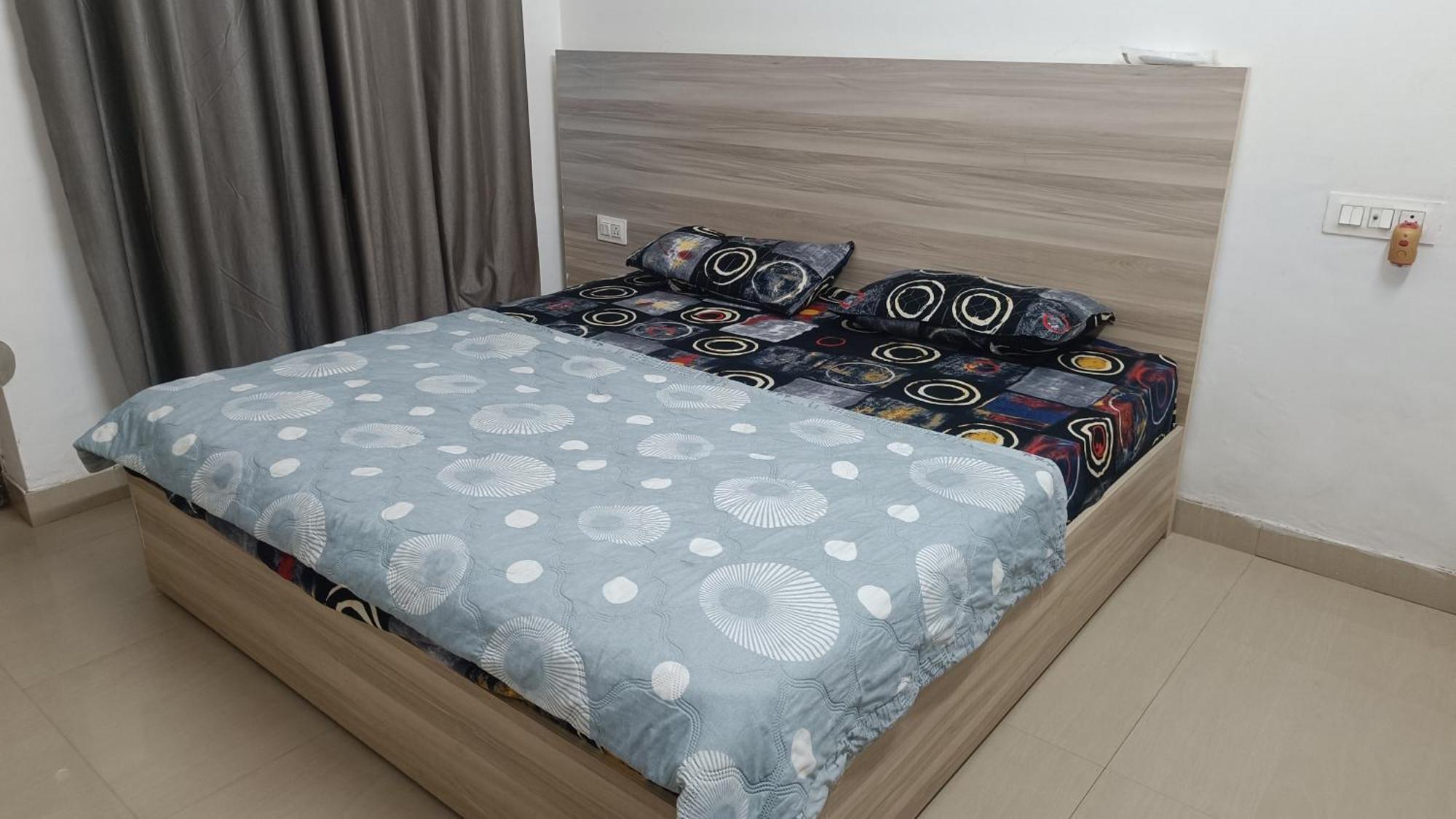 Apartment Radha Rachna *