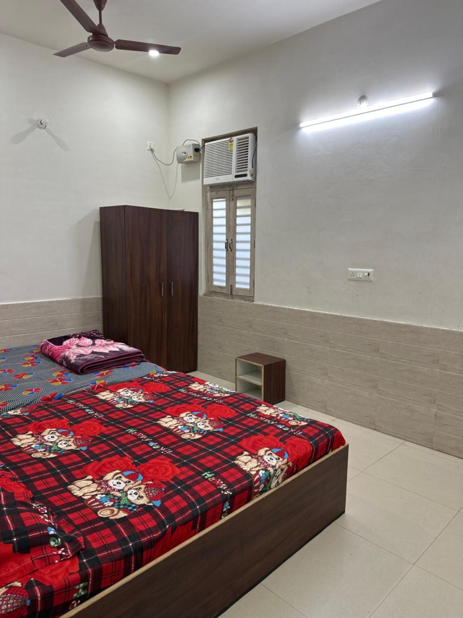 Guest house Radhey Radhey Seva Sadan Vrindavan